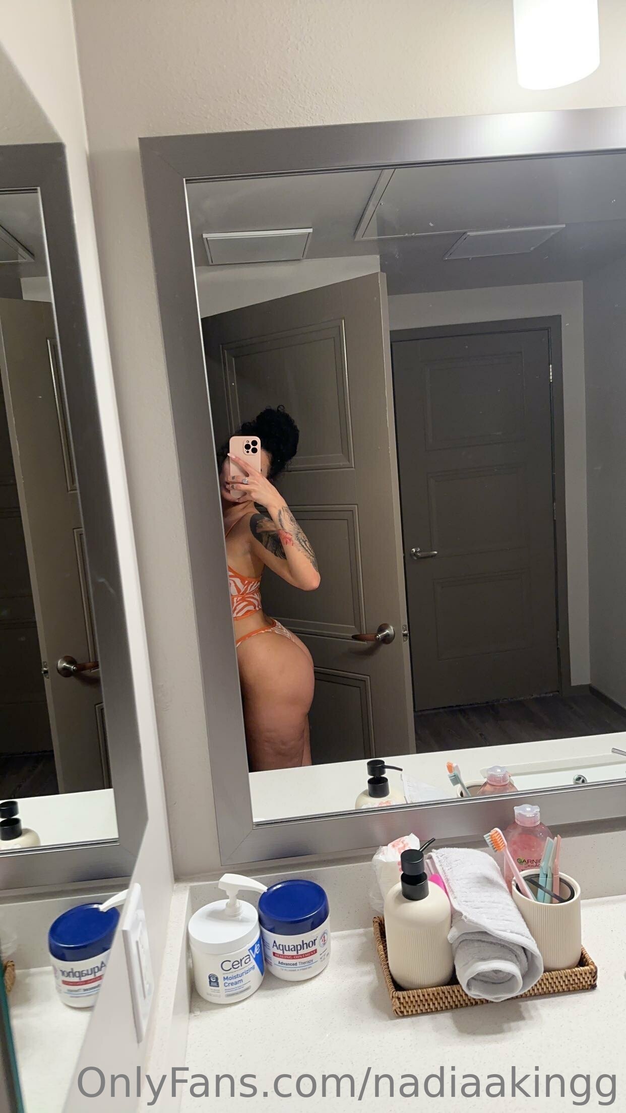 nadiaakingg feet photo 4