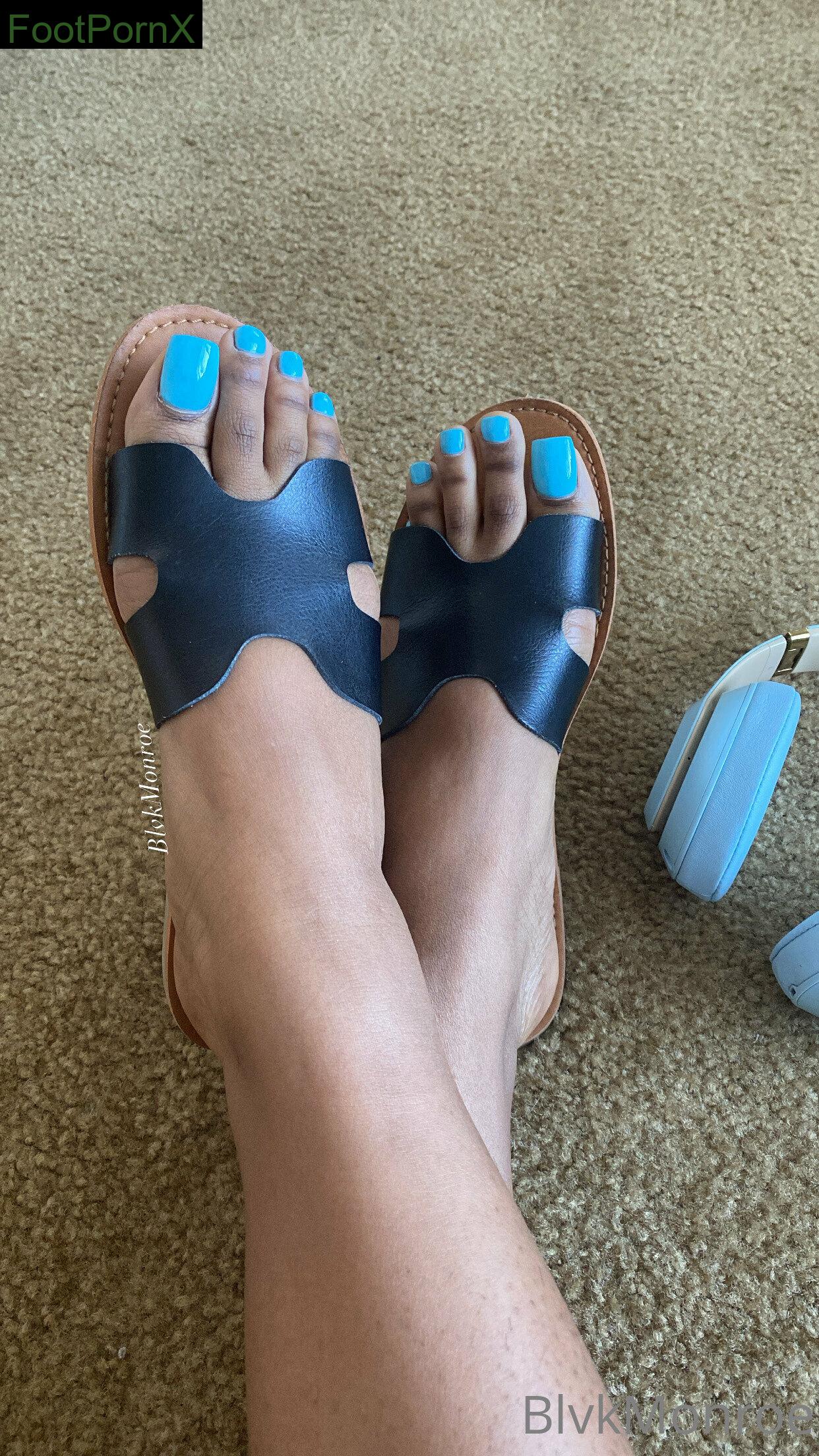 blvk_monroe feet photo 5