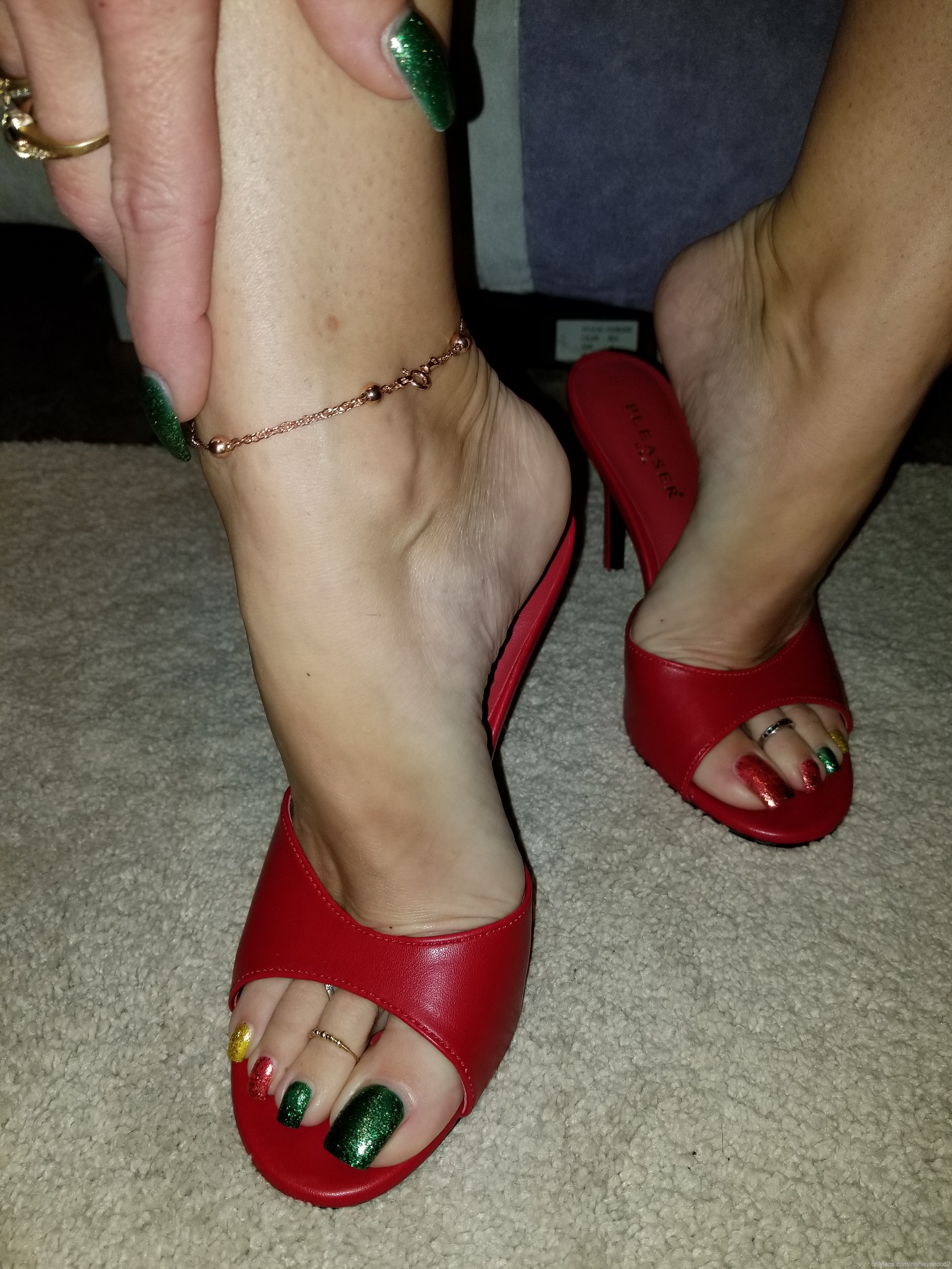 nishisvoodoo2 feet photo 16