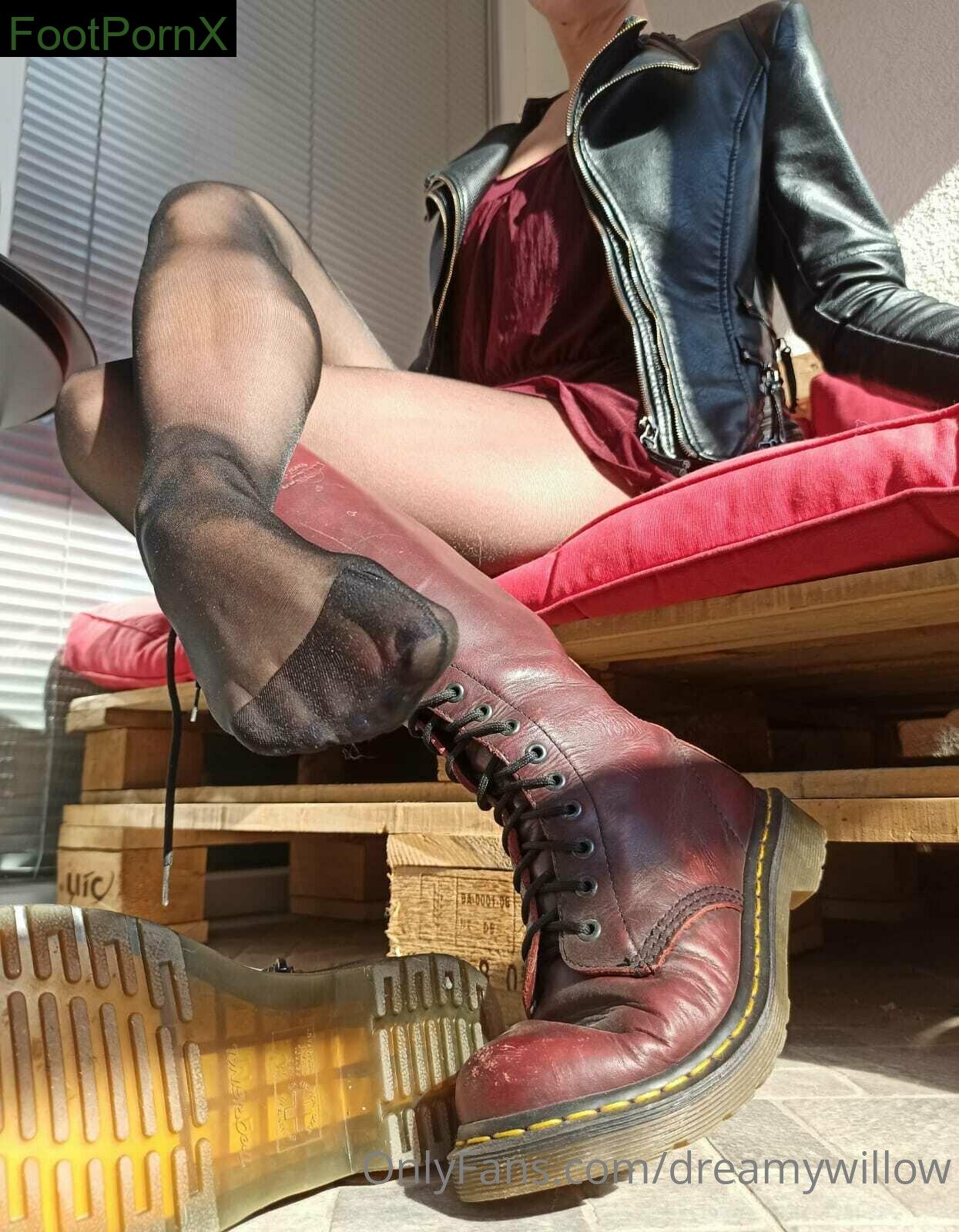 dreamywillow feet photo 23