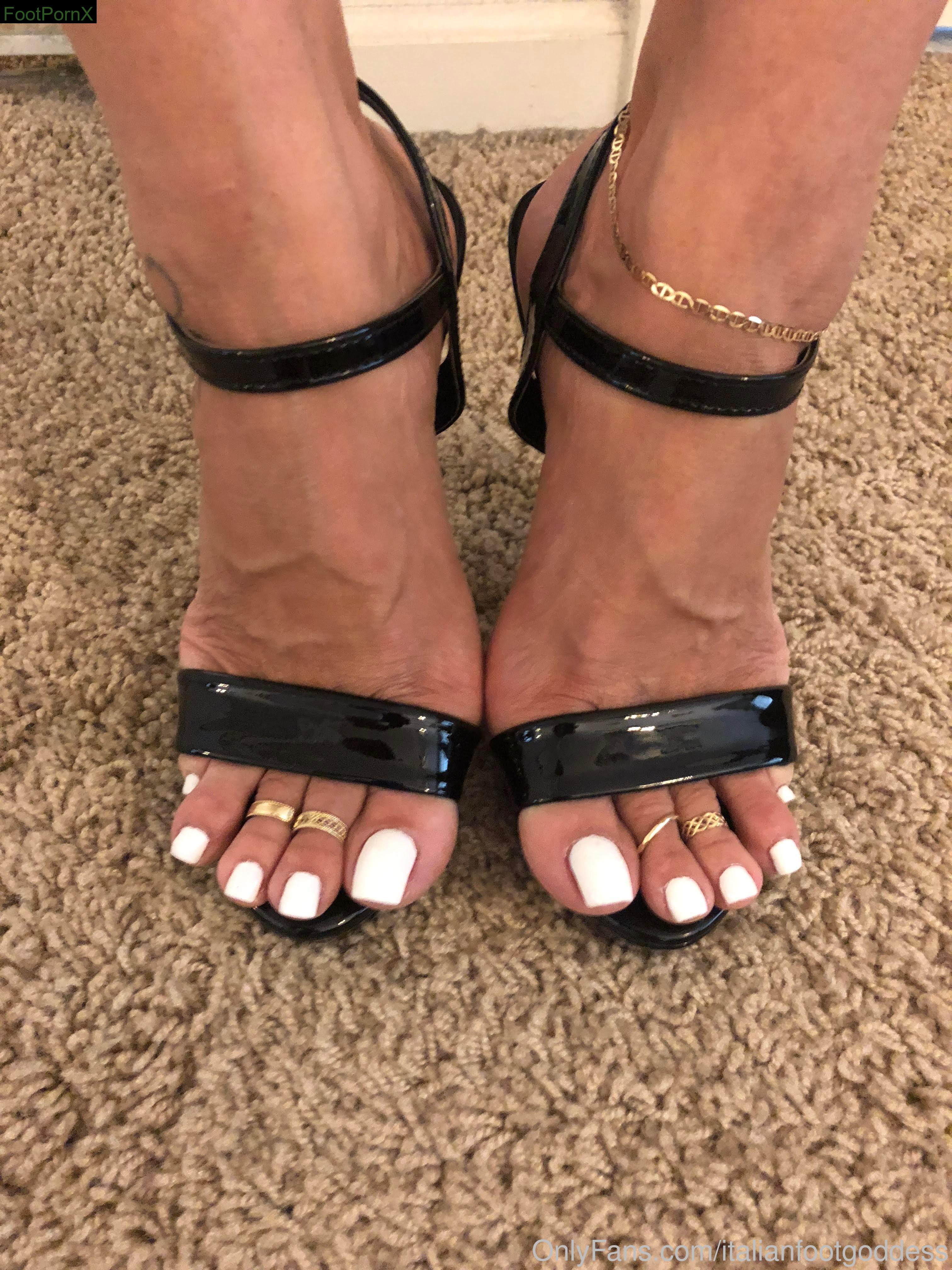 italianfootgoddess feet photo 19