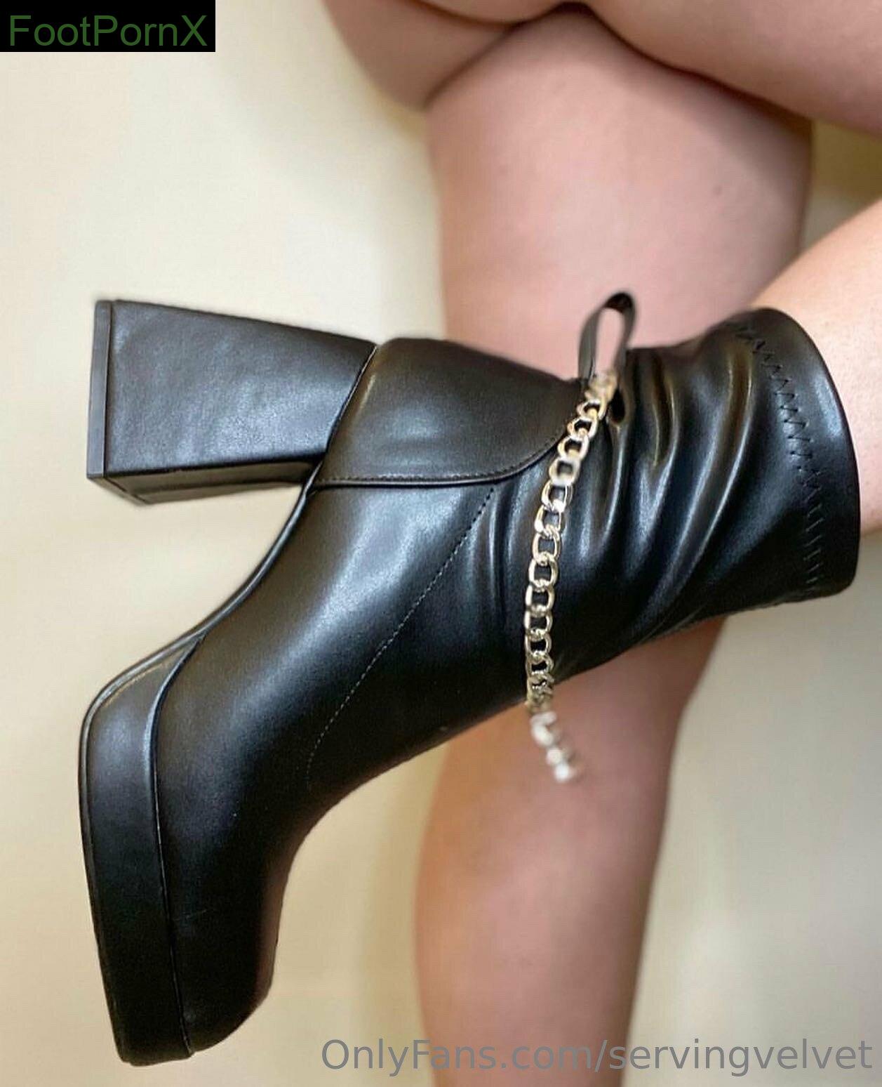 servingvelvet feet photo 20