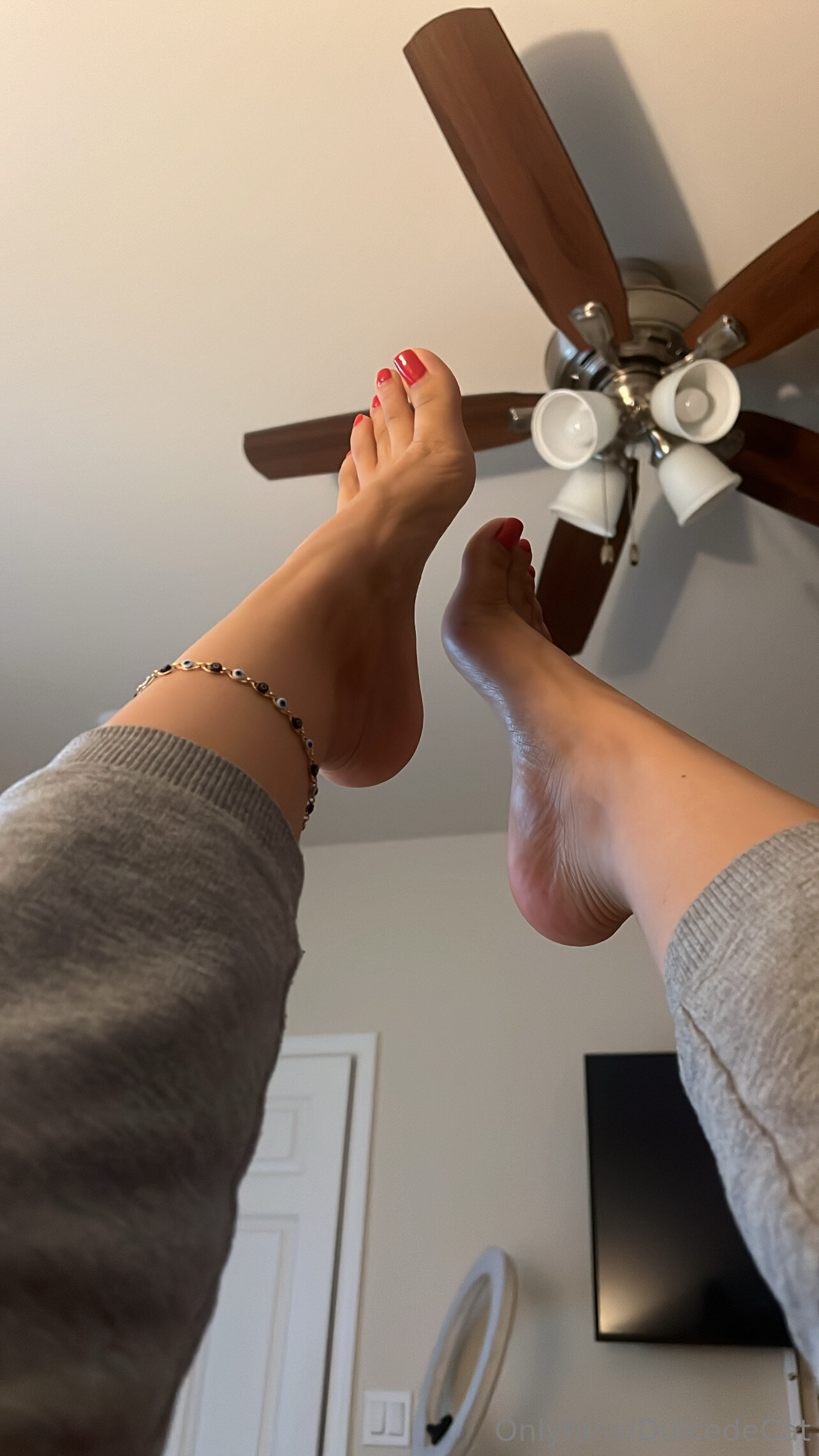 dulcedecat feet photo 4