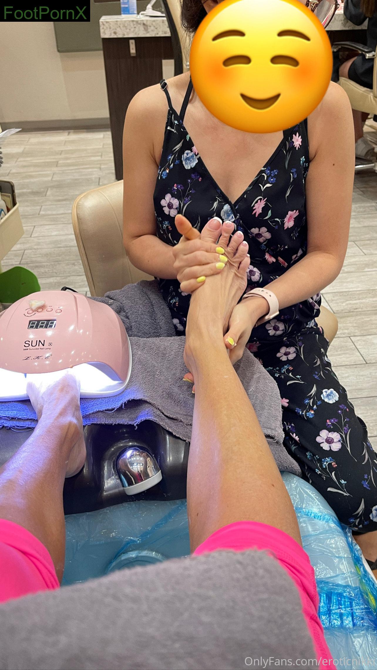 eroticnikki feet photo 20
