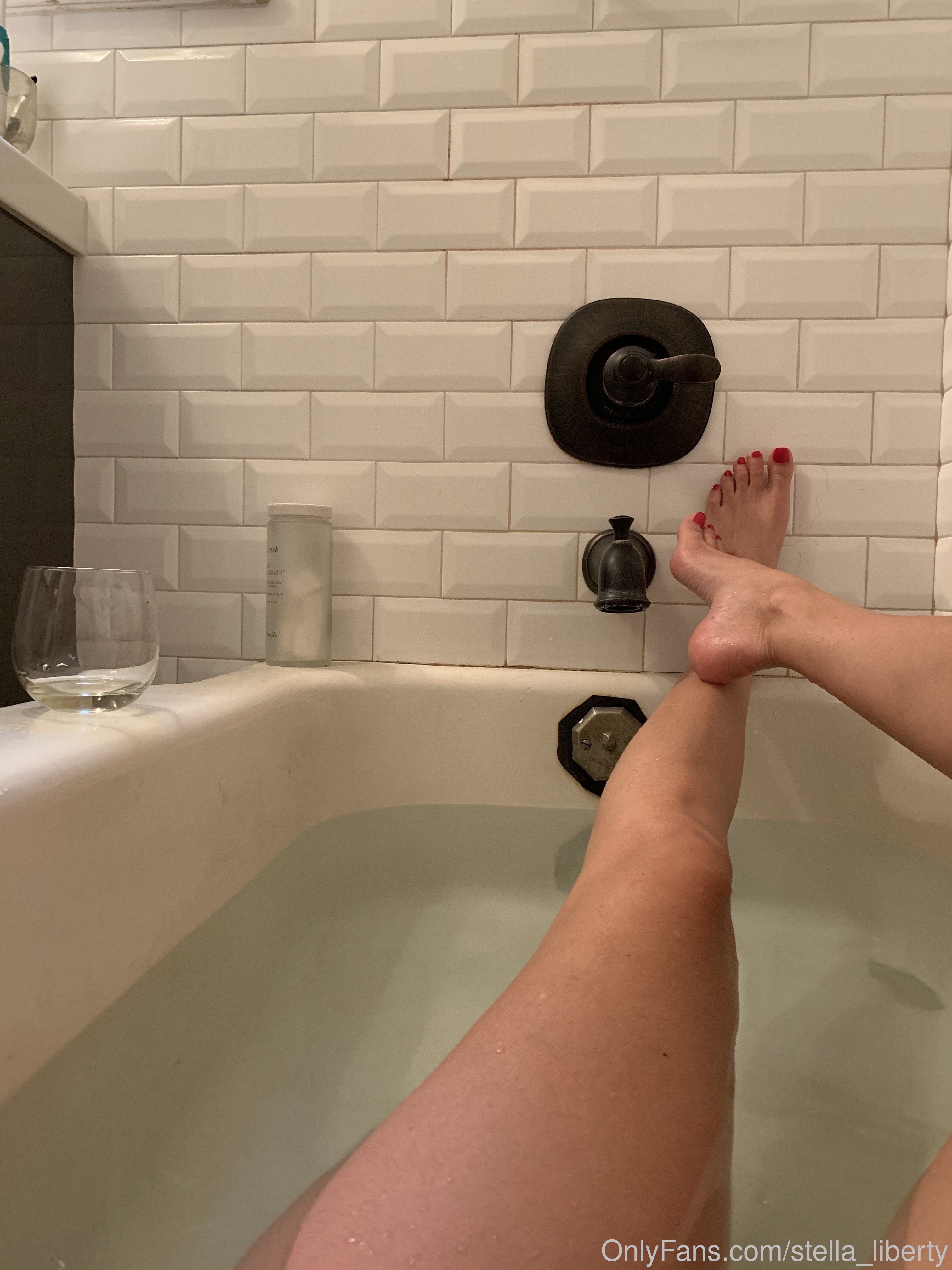 stella_liberty feet photo 4