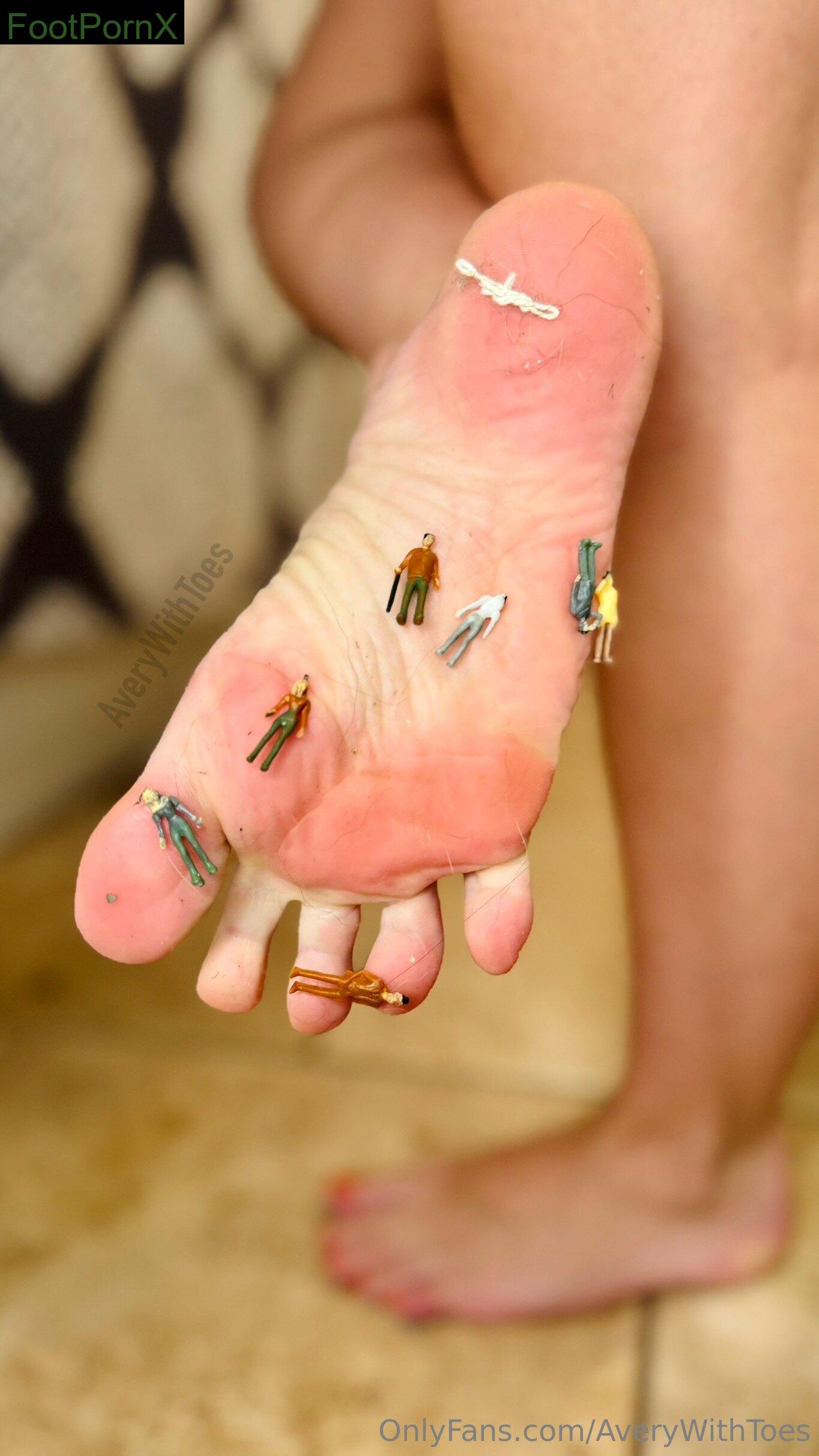 averywithtoes feet photo 10
