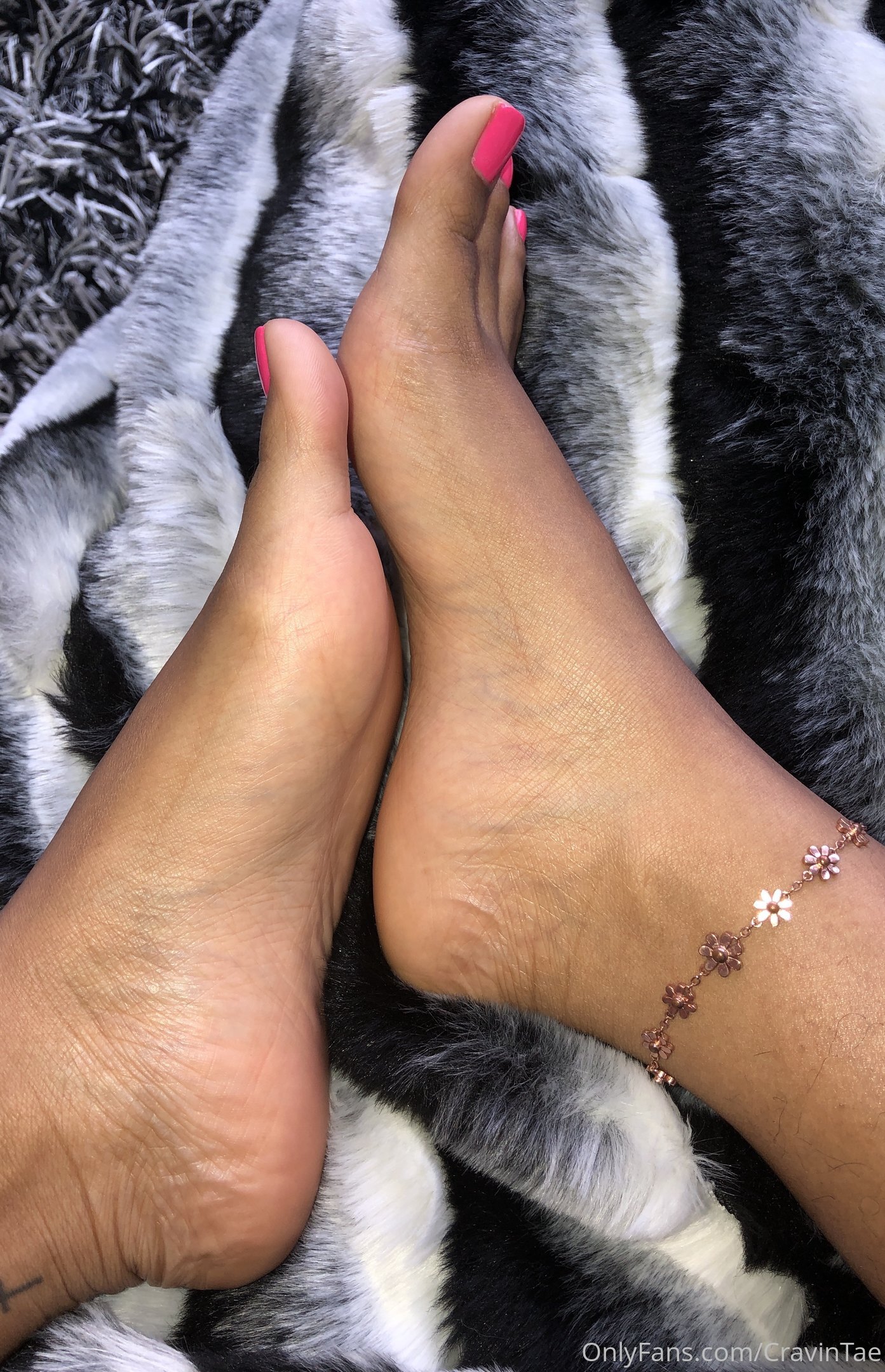 cravintae feet photo 13