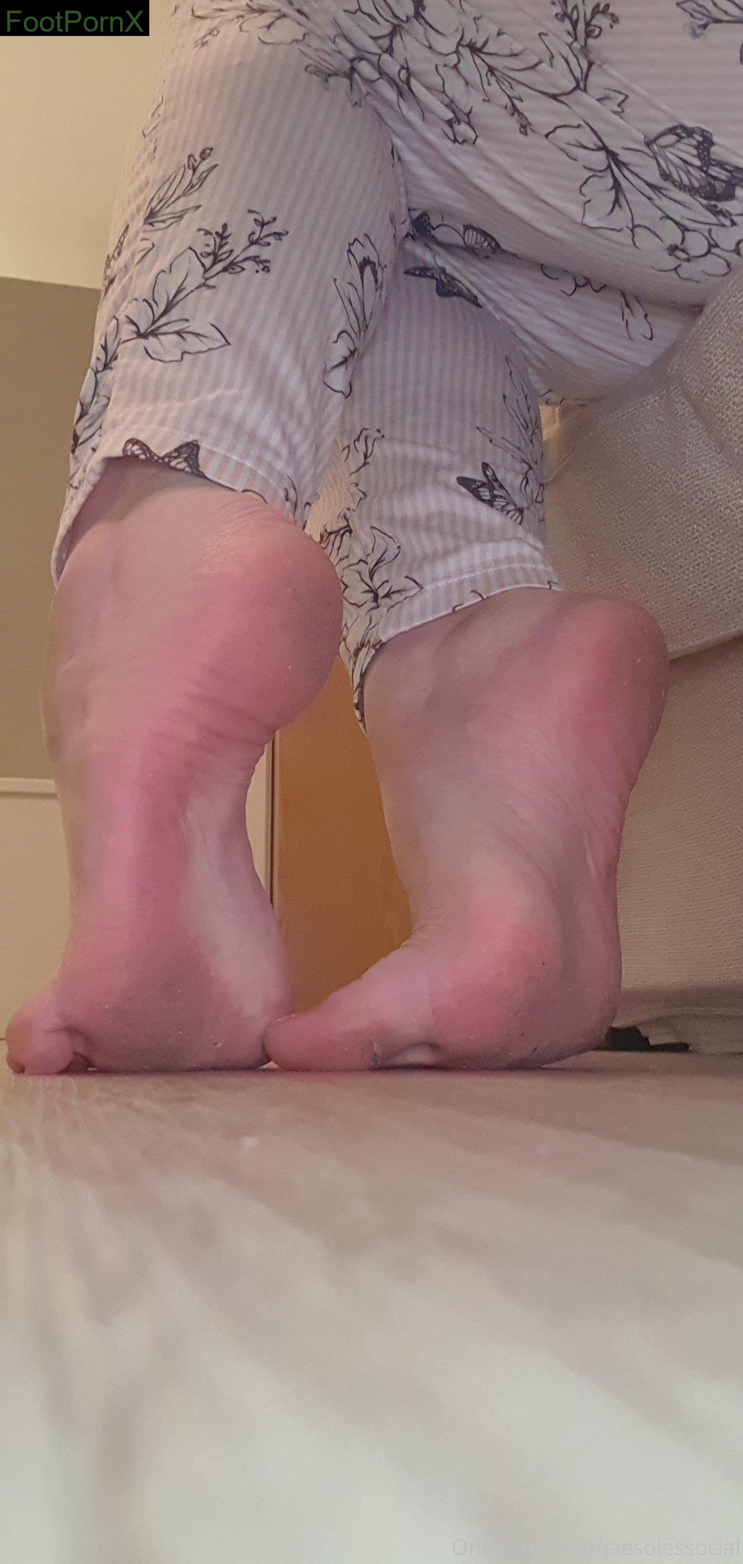 jaesolessocial feet photo 19