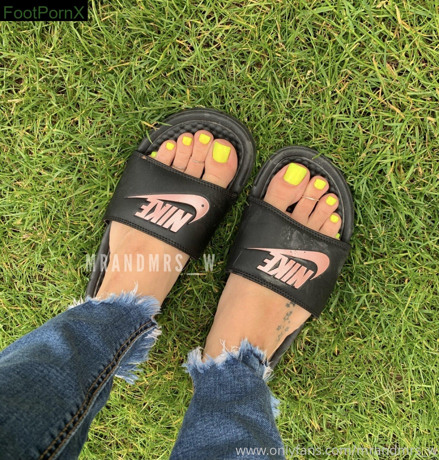 mrandmrs_w feet photo 13