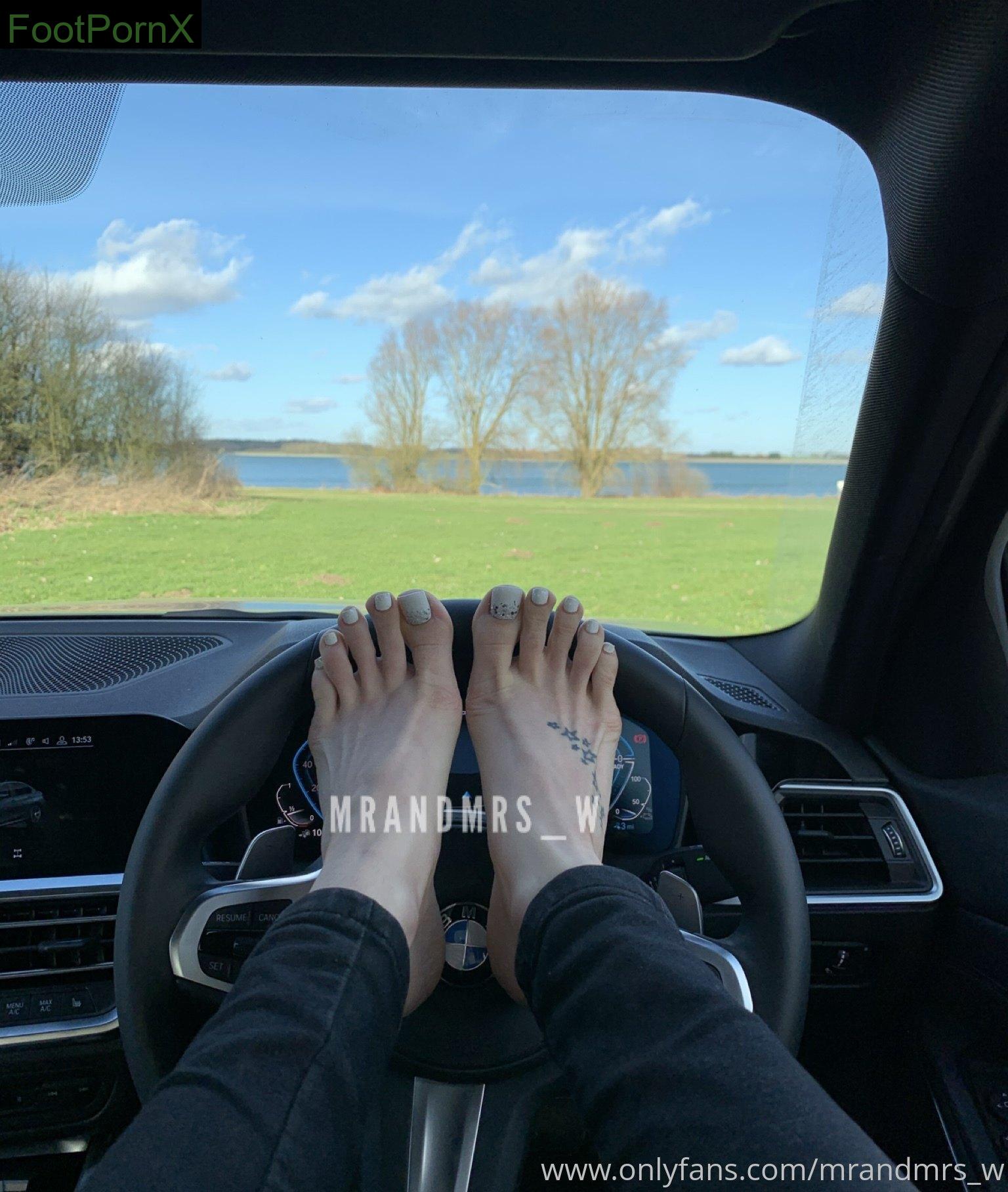 mrandmrs_w feet photo 10