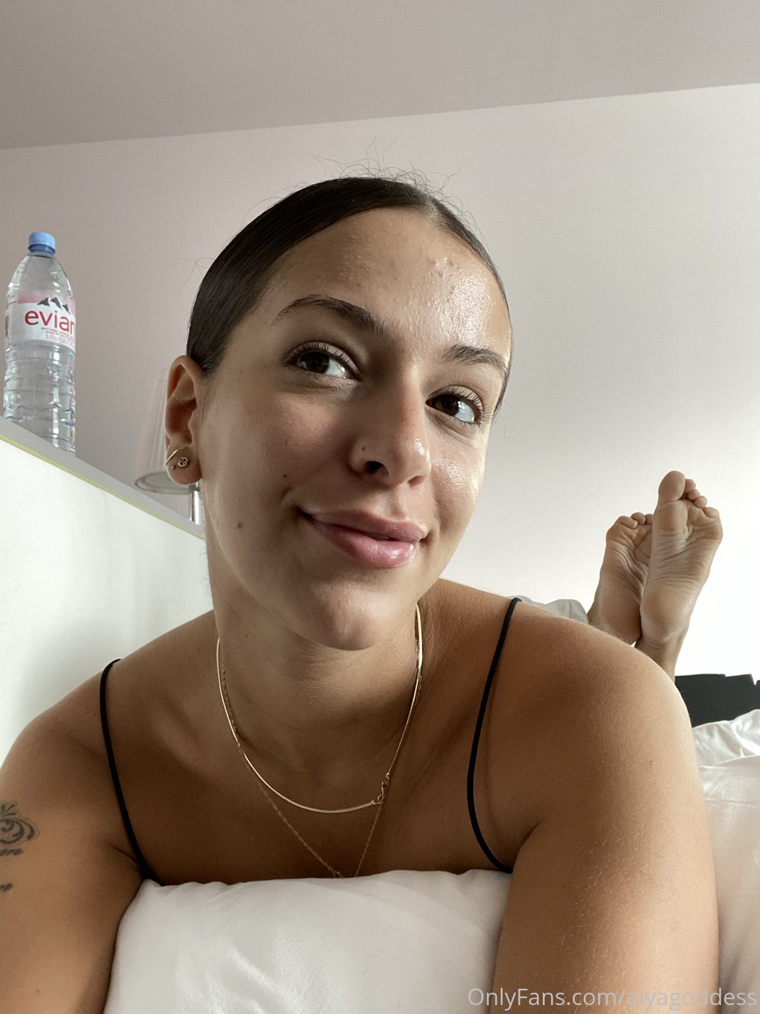alyagoddess feet photo 4