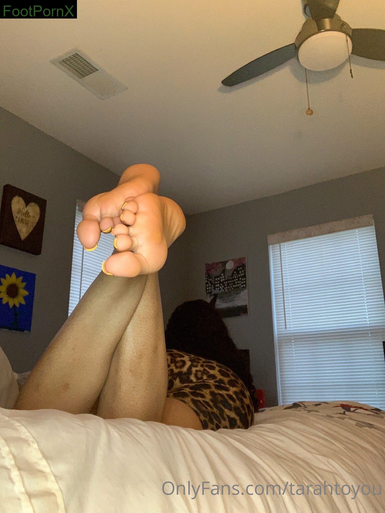 tarahtoyou feet photo 1