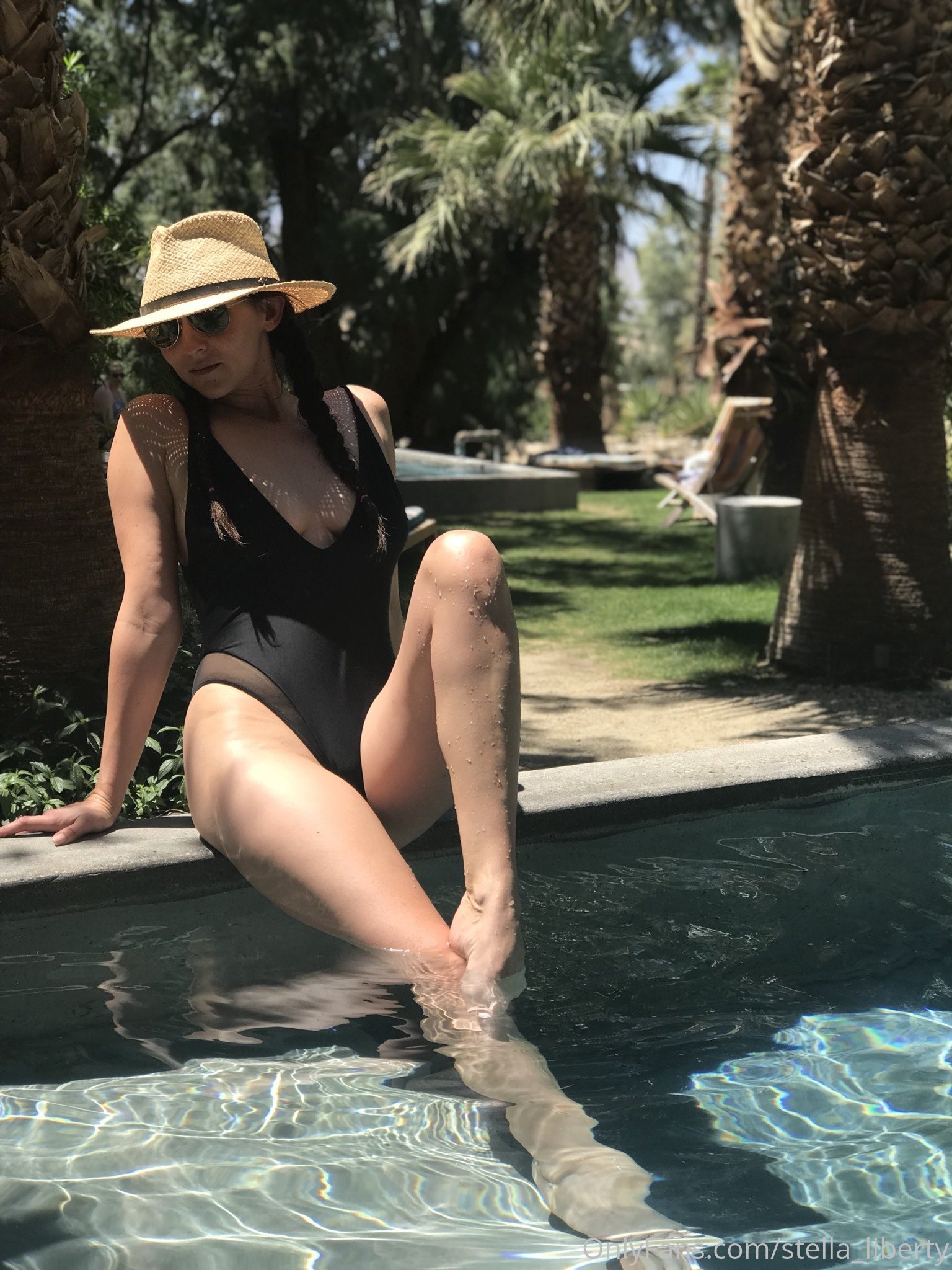 stella_liberty feet photo 9
