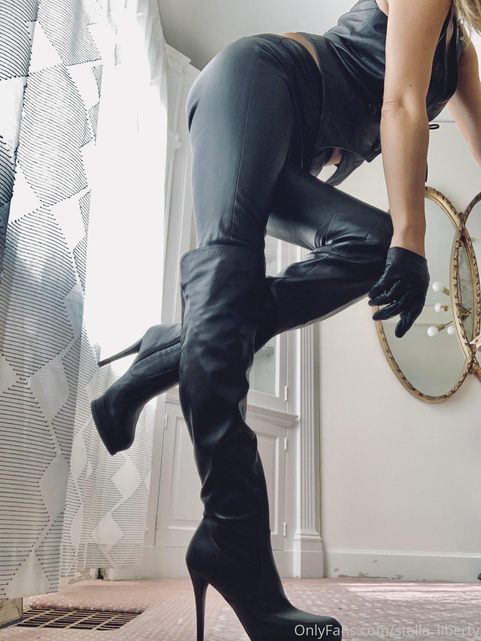 stella_liberty feet photo 6