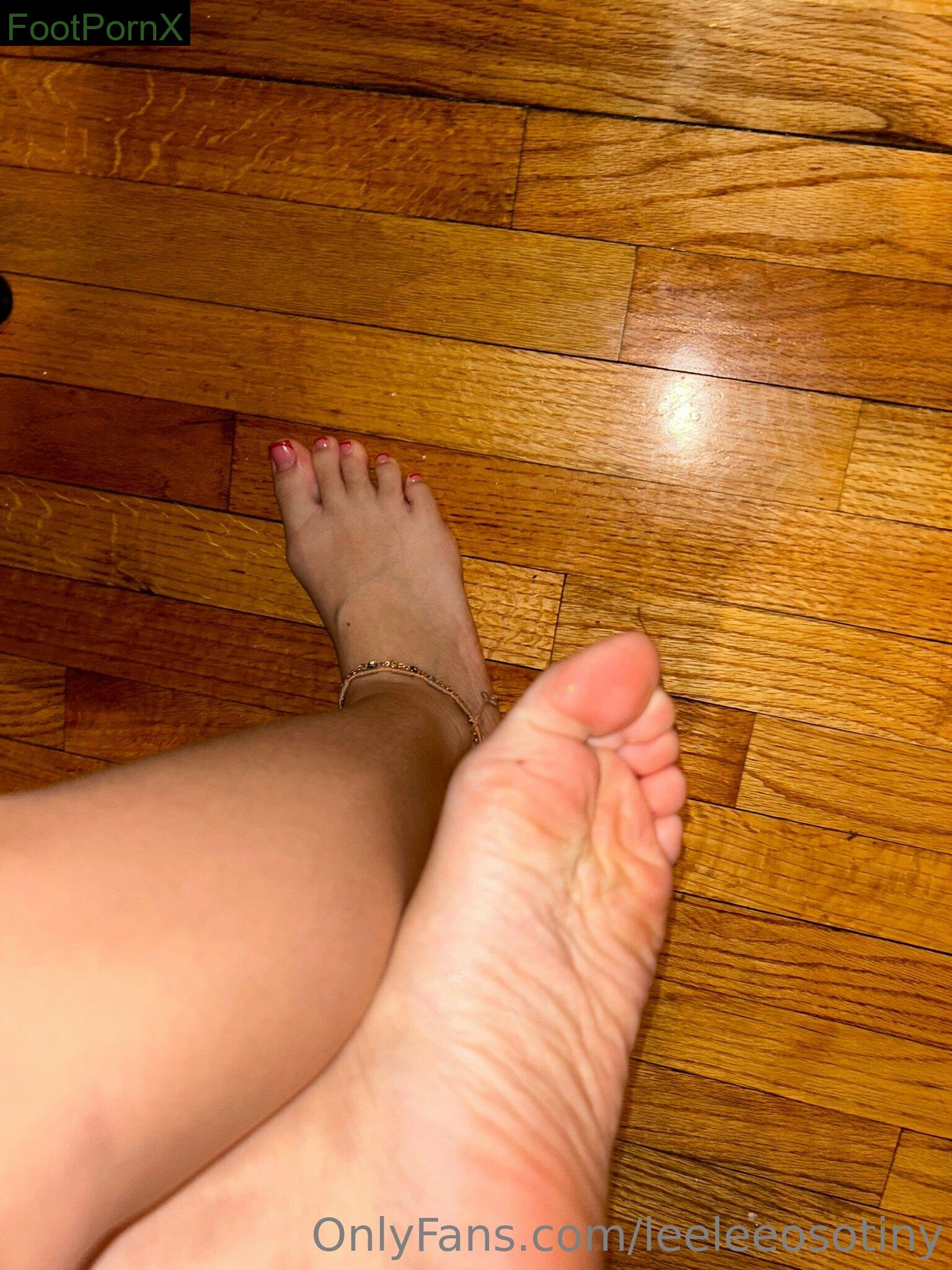 leeleeosotiny feet photo 3