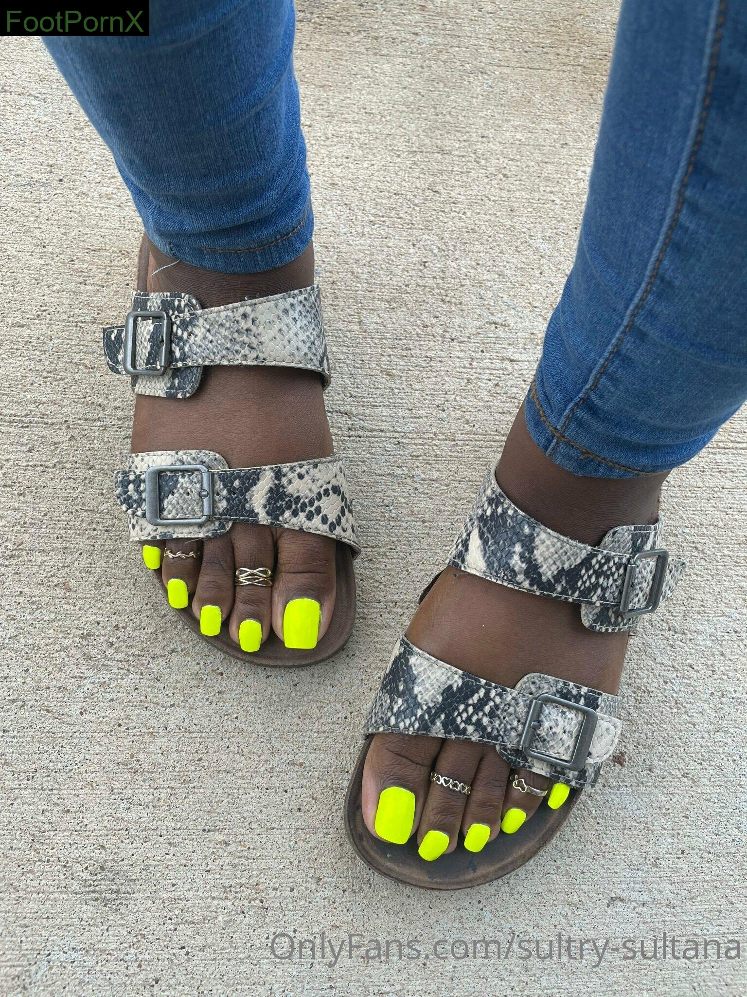 sultry-sultana feet photo 8