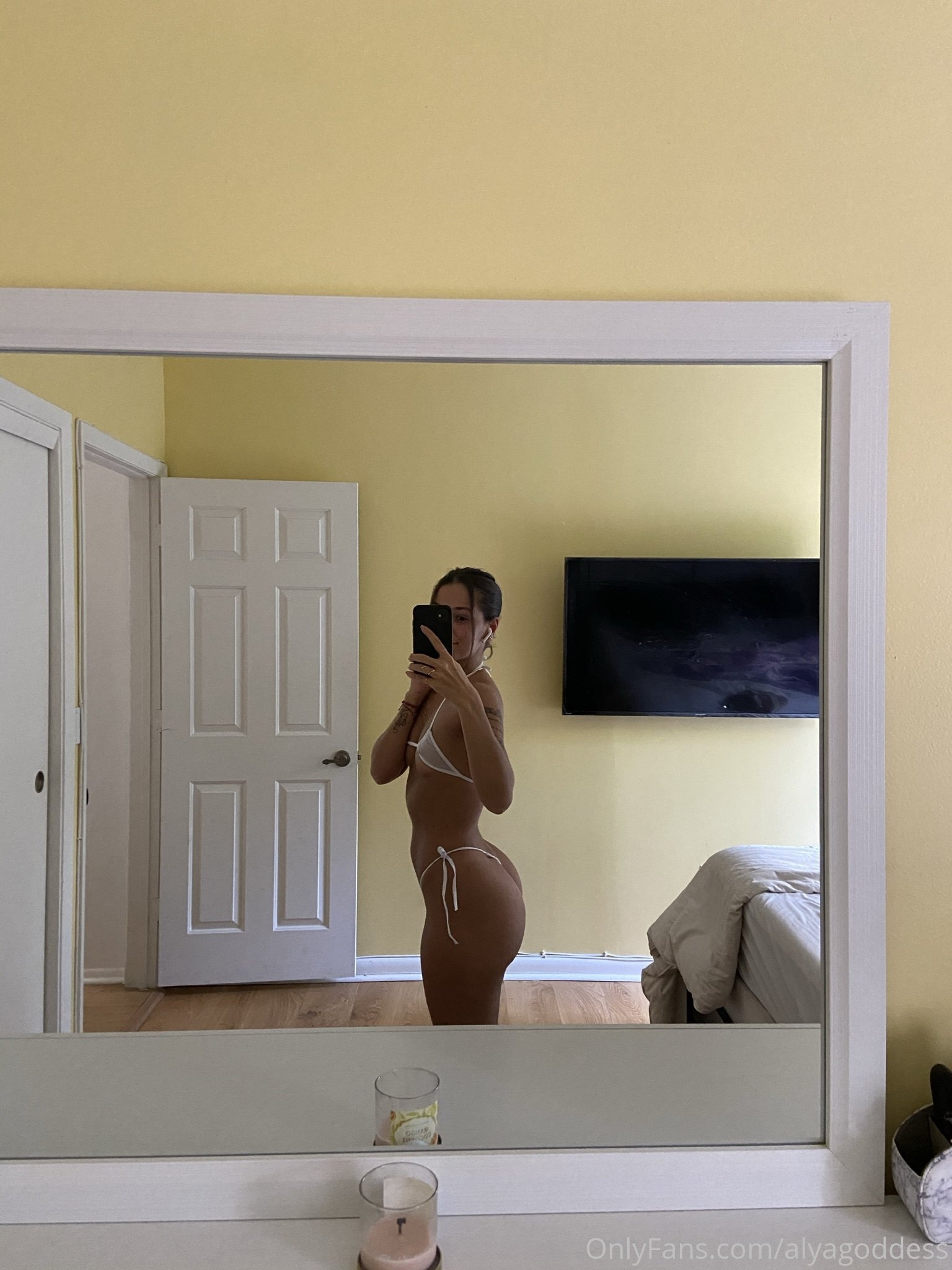 alyagoddess feet photo 23