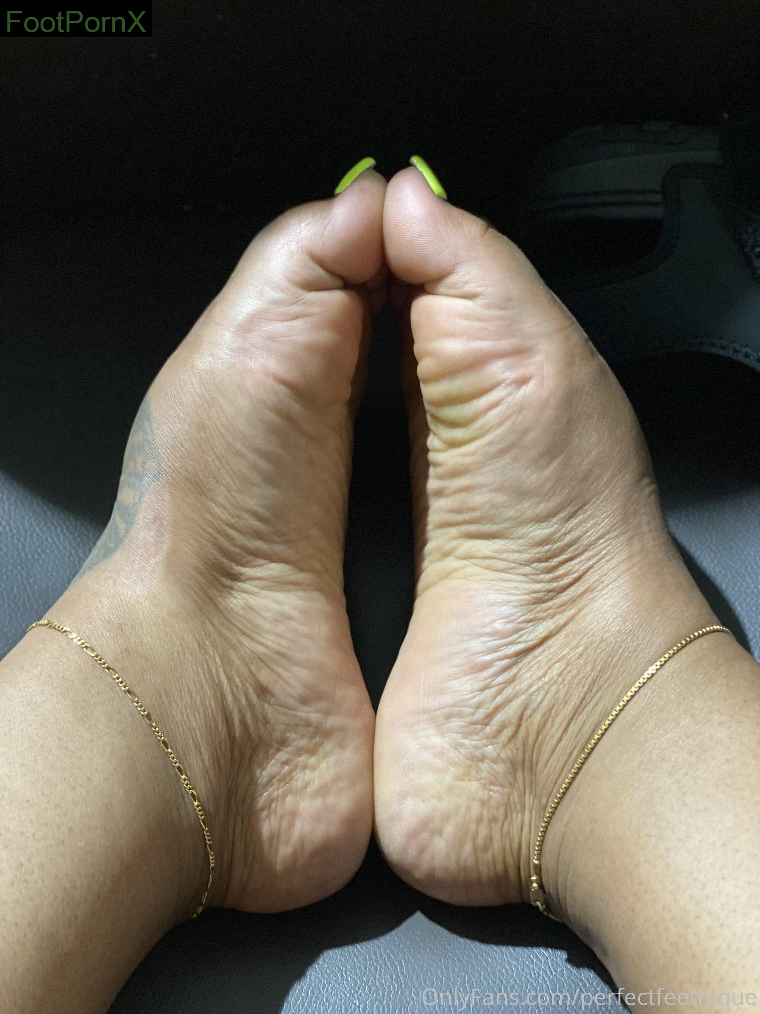 iwantnique feet photo 24