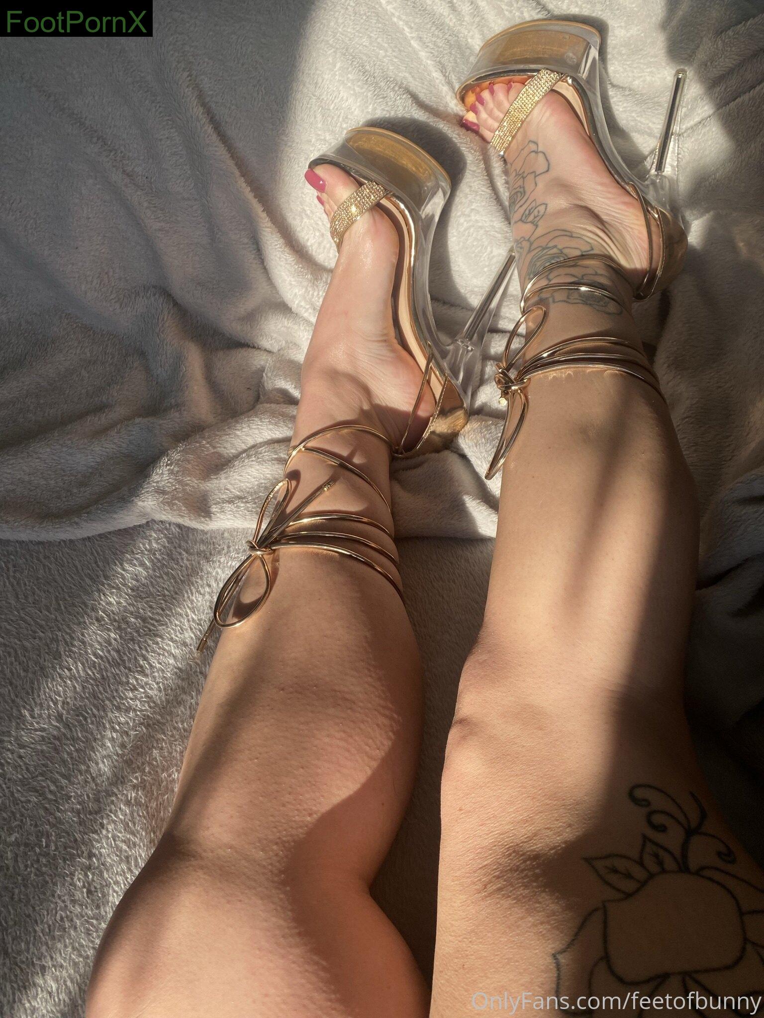 feetofbunny feet photo 22