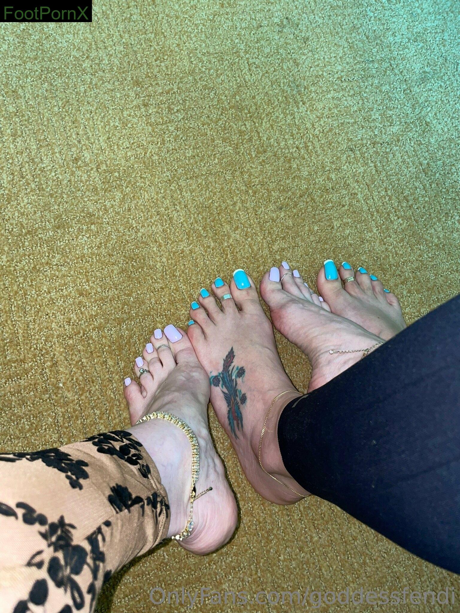 goddessfendi feet photo 11