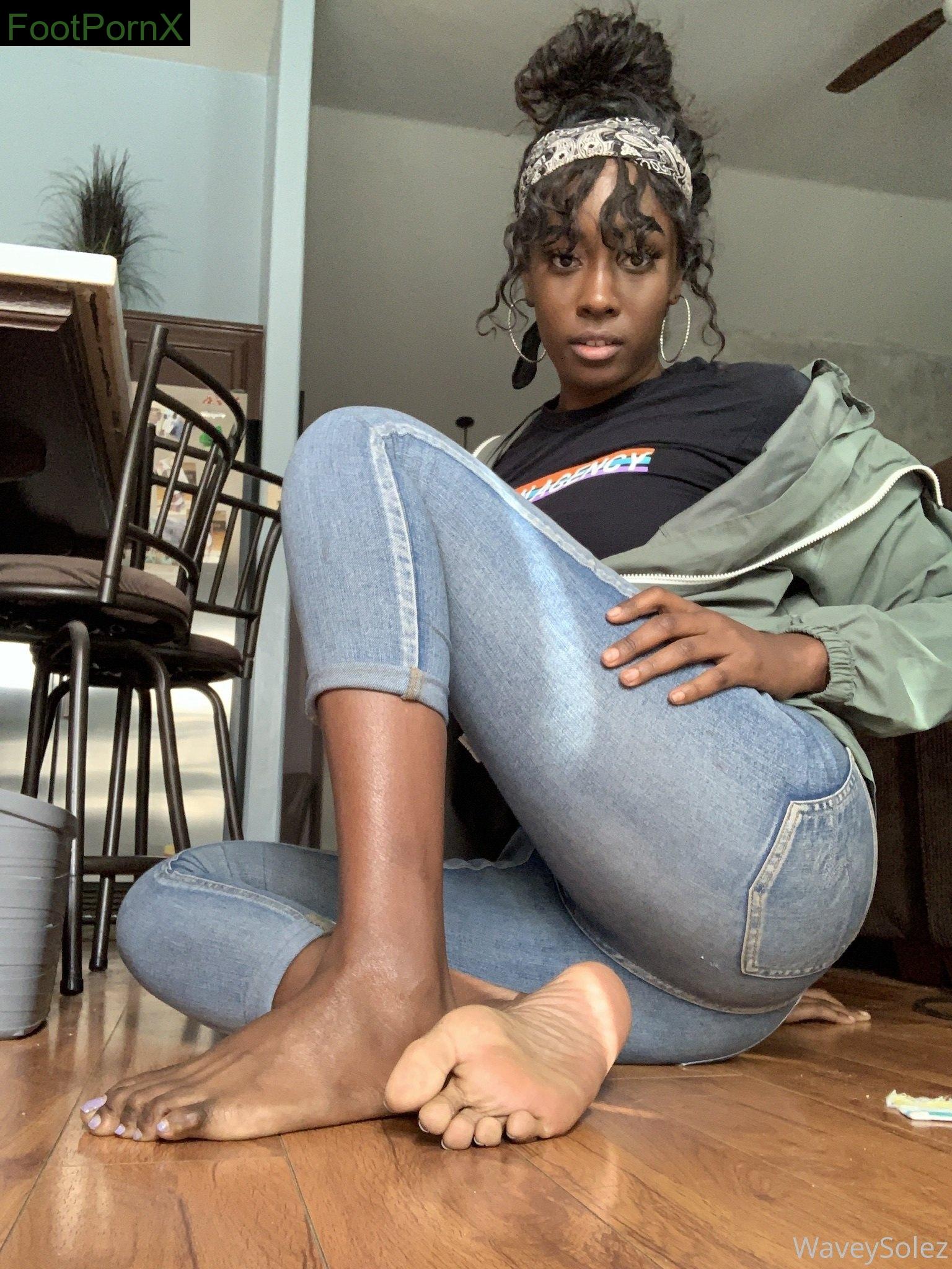 waveysolezz feet photo 23