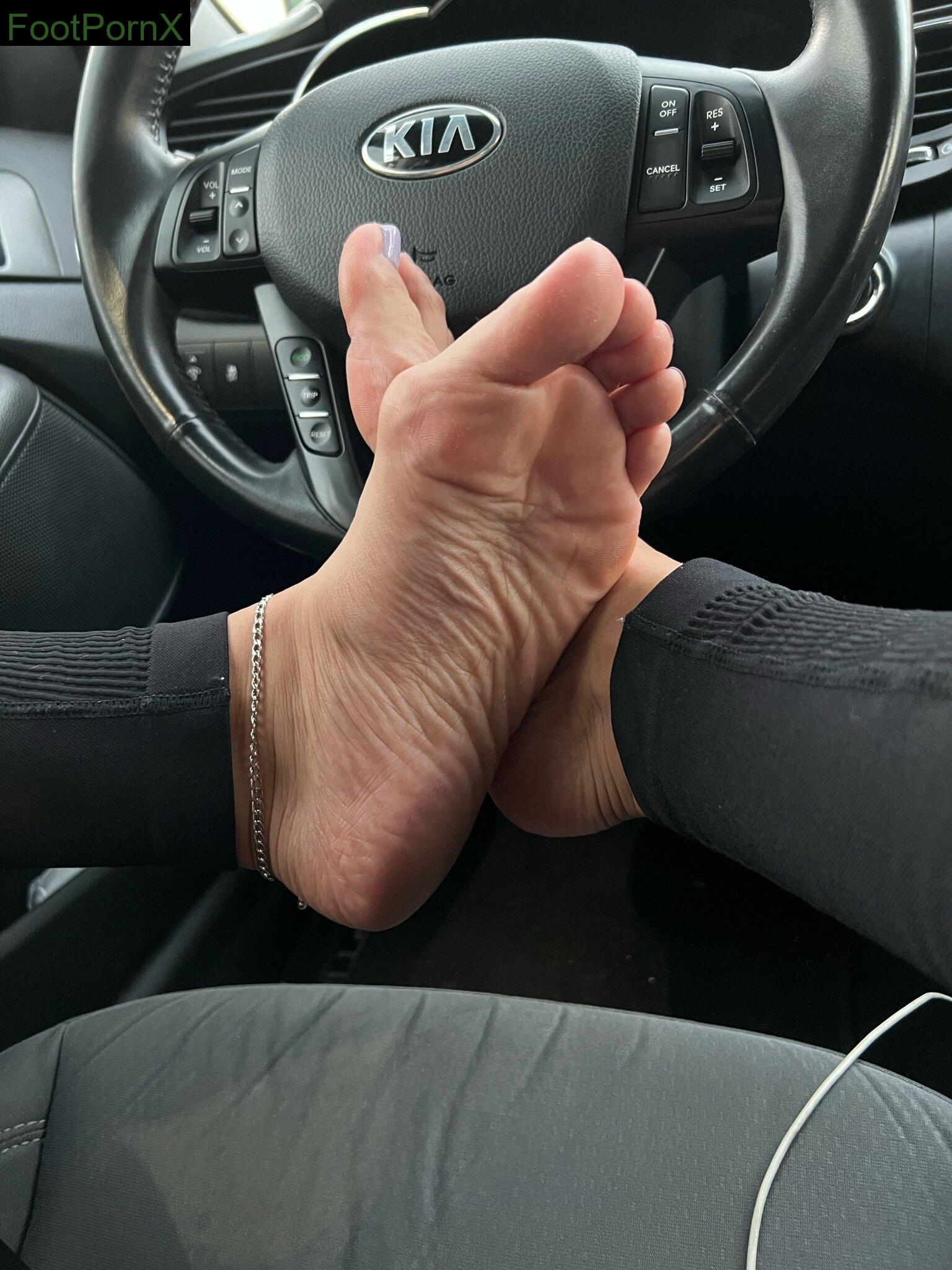 alittleoftiff feet photo 14