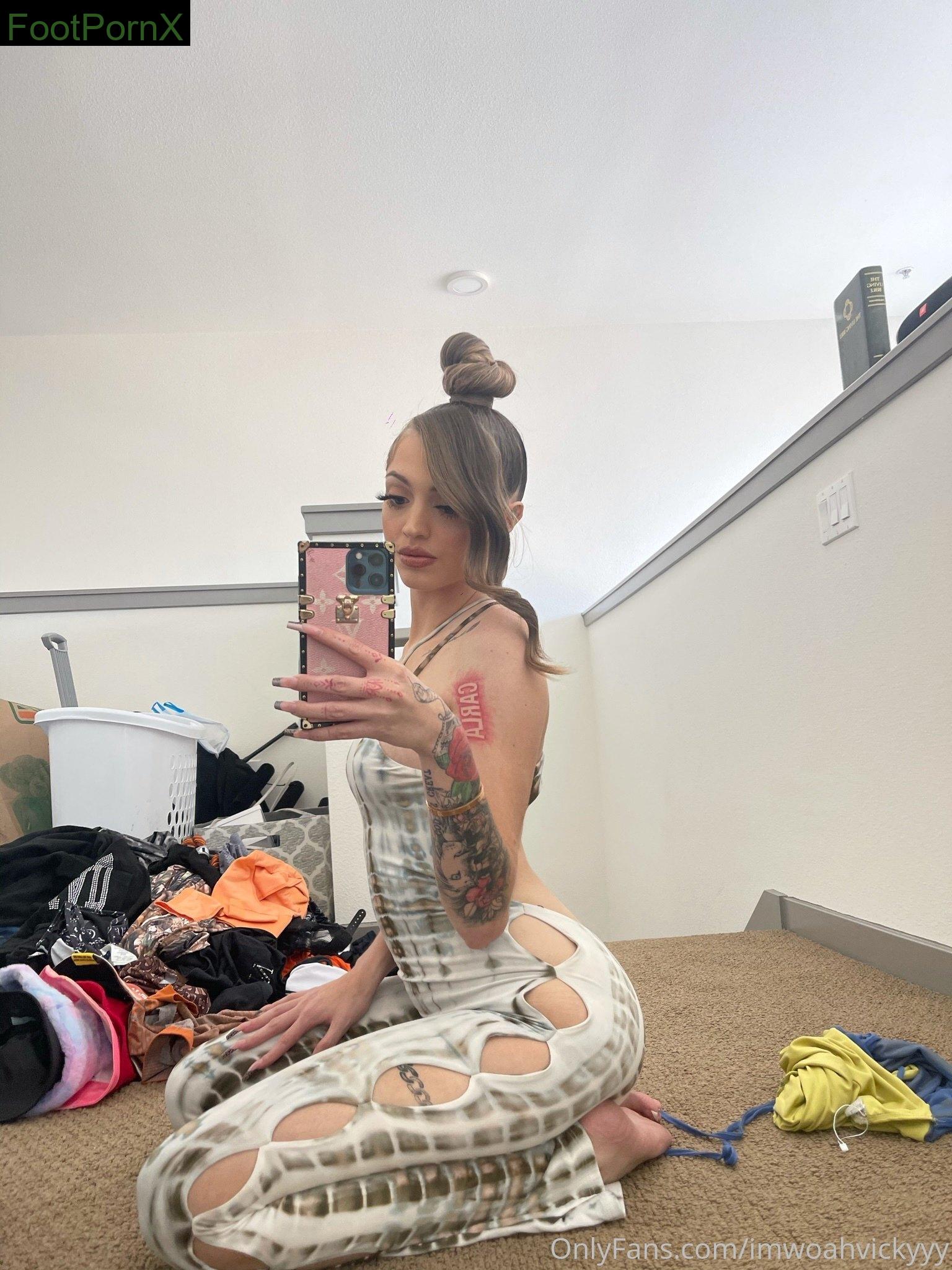 victoriaroseeee feet photo 8