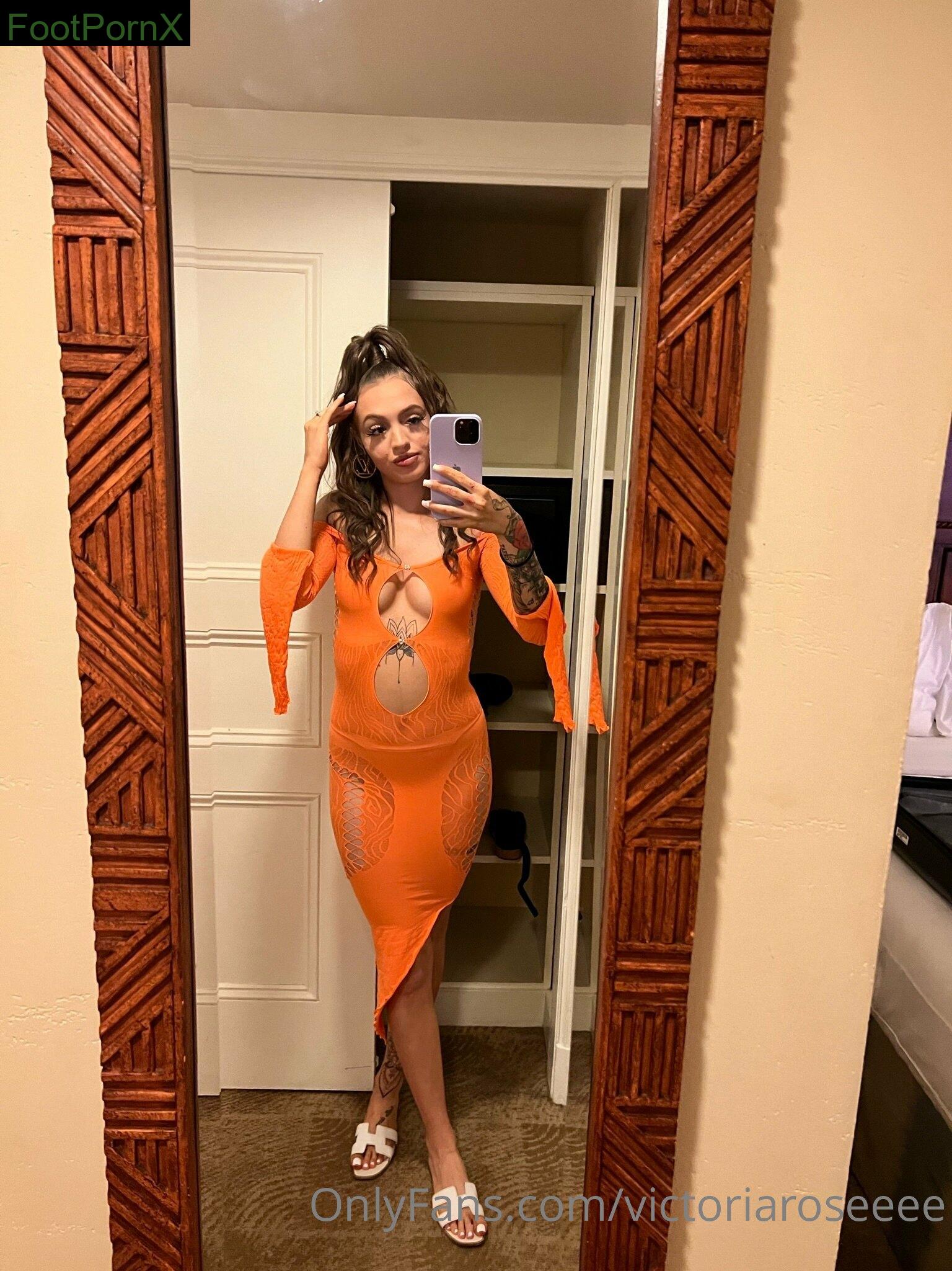 victoriaroseeee feet photo 21