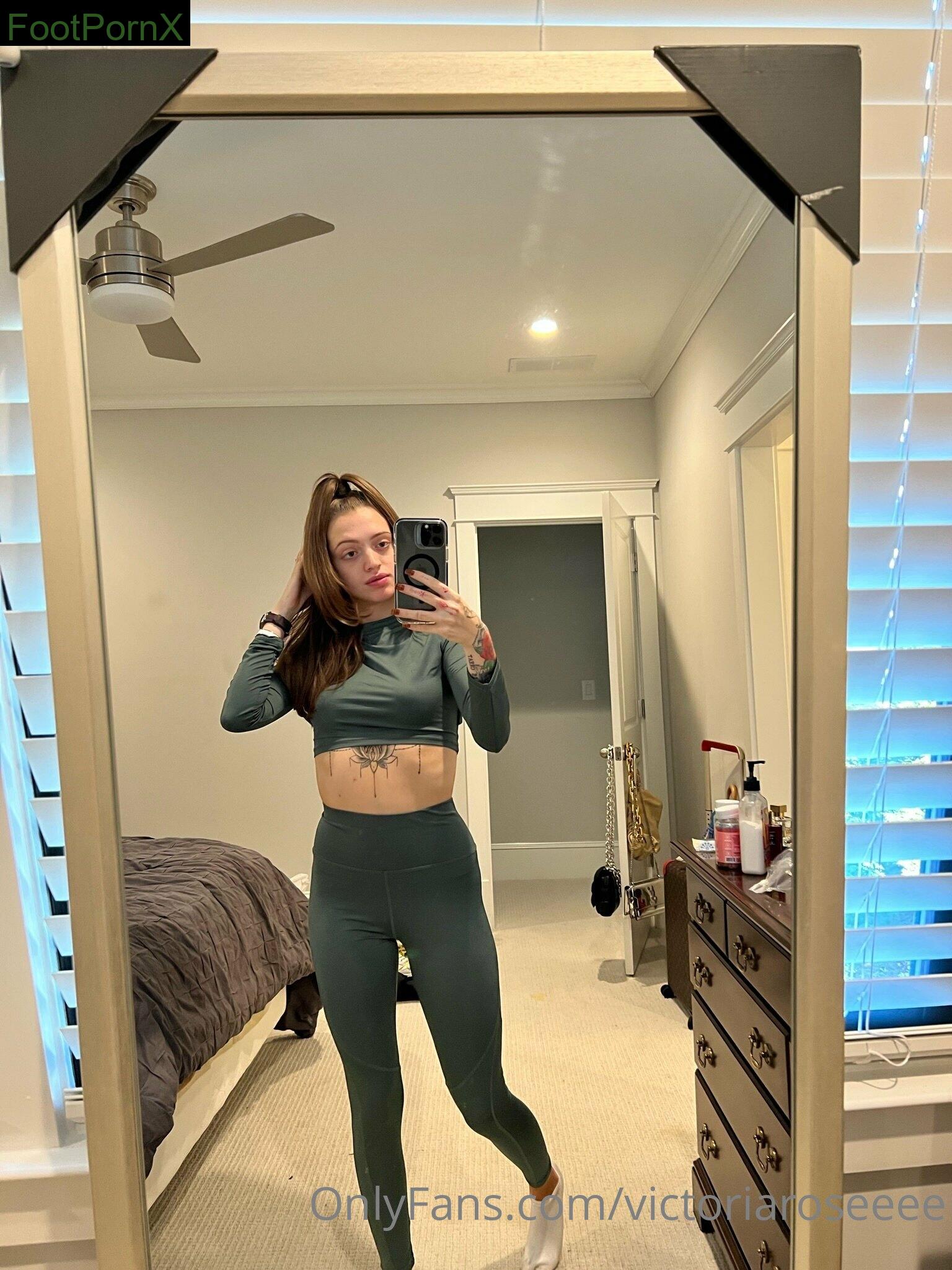 victoriaroseeee feet photo 23