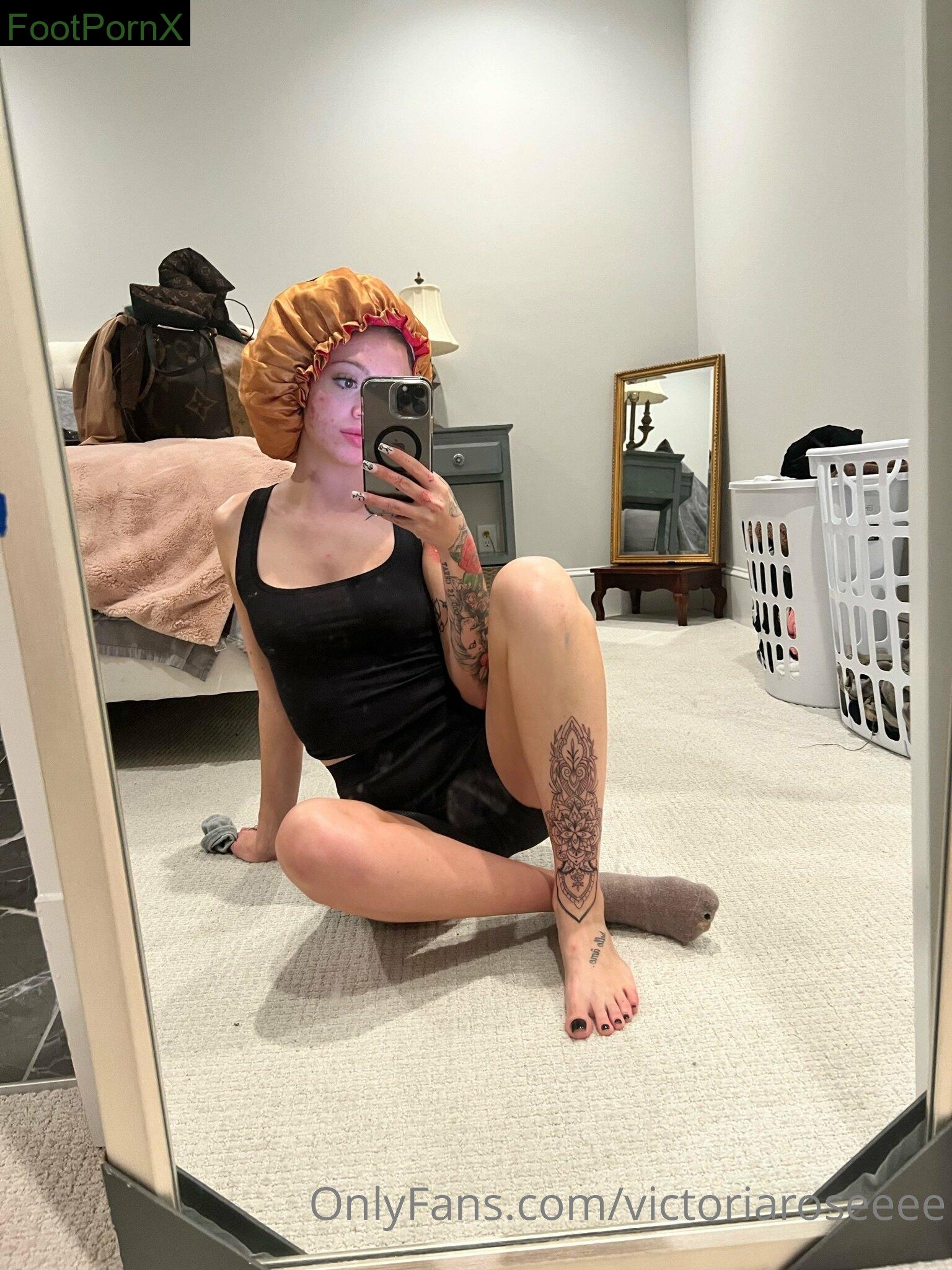 victoriaroseeee feet photo 14