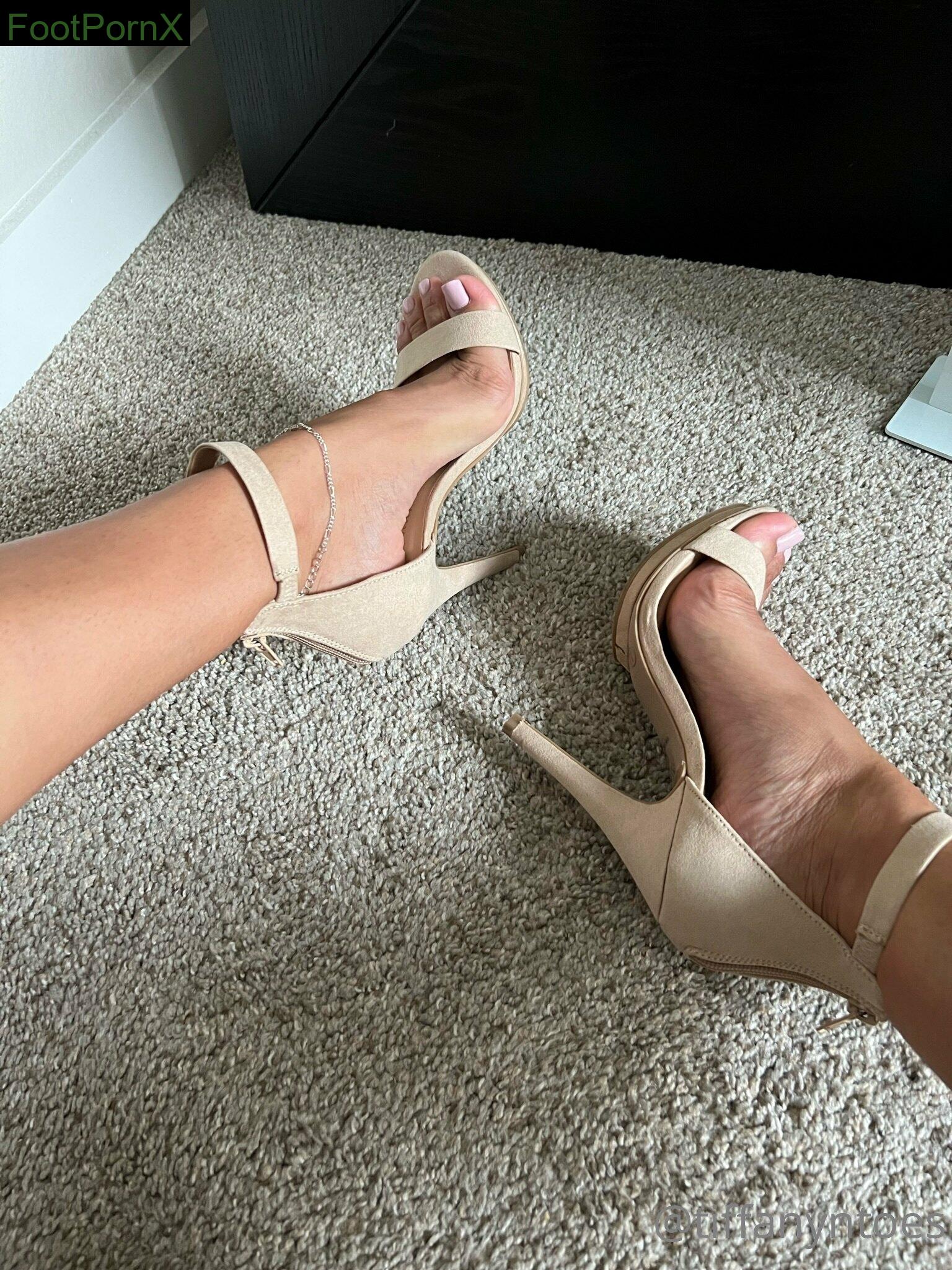 alittleoftiff feet photo 4