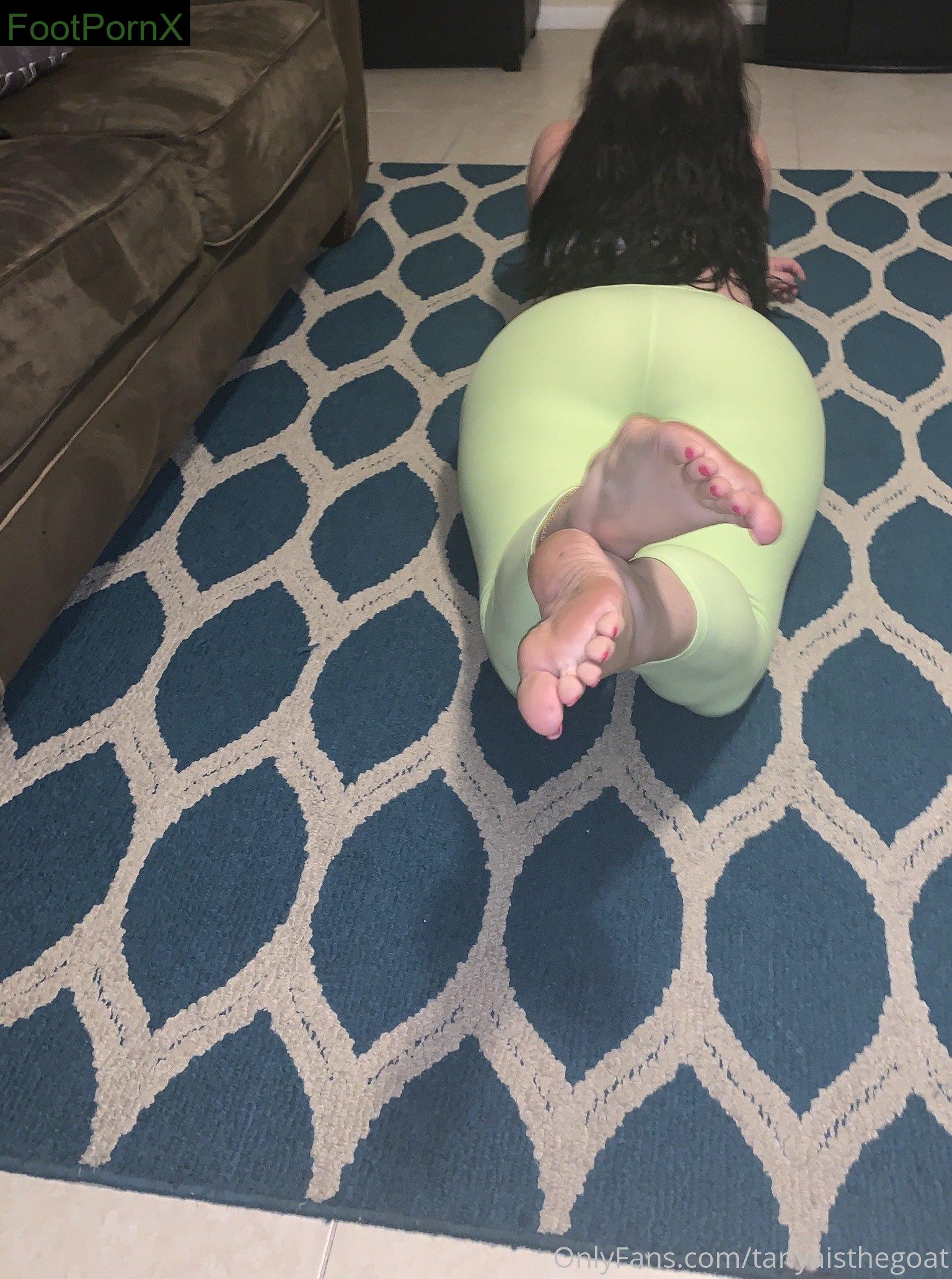 tanyaisthegoat feet photo 12