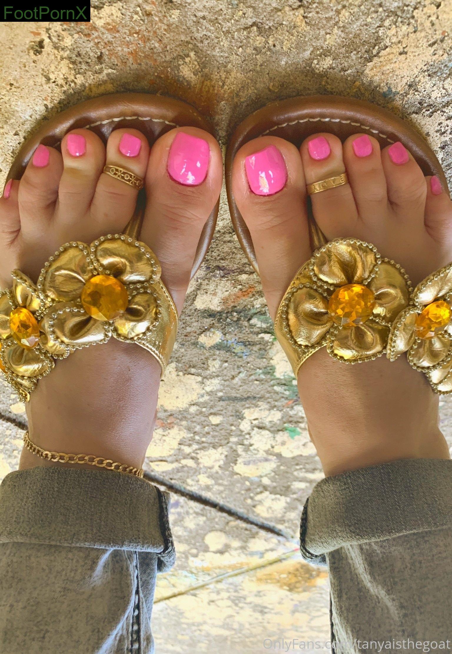 tanyaisthegoat feet photo 9