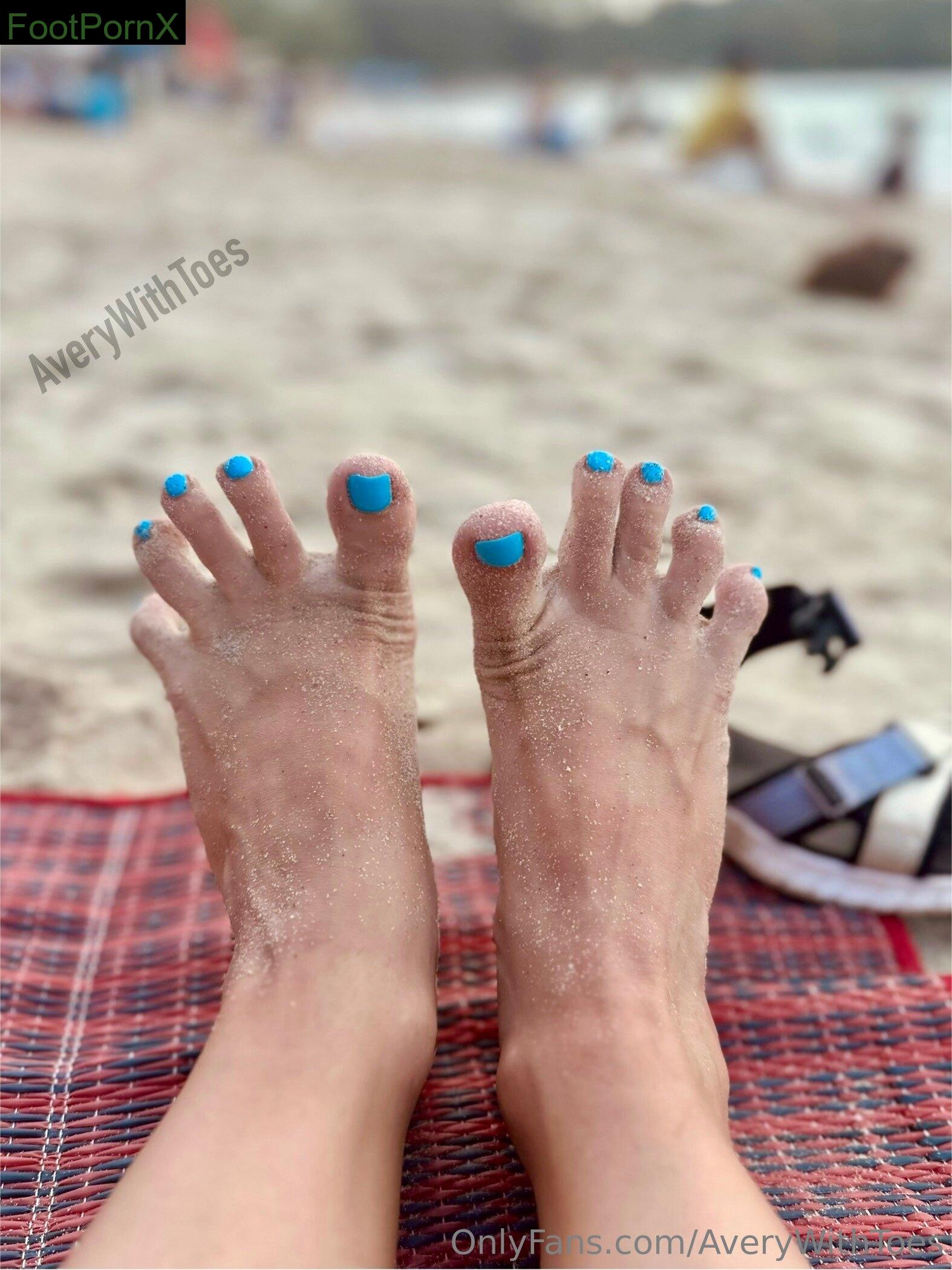 averywithtoes feet photo 13