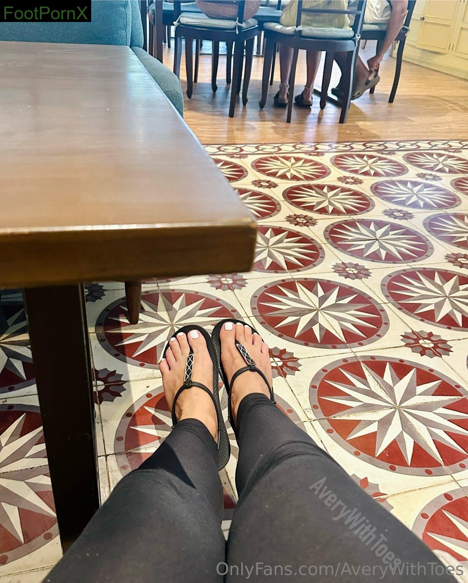 averywithtoes feet photo 22