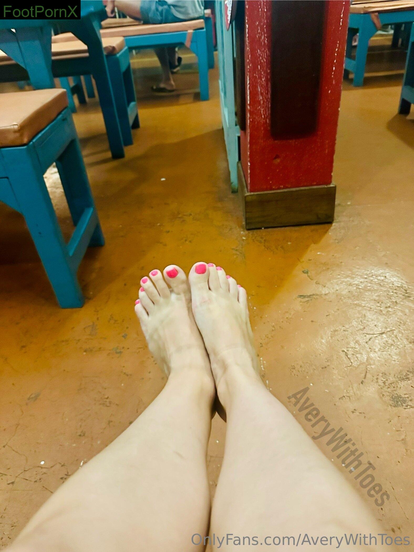 averywithtoes feet photo 20