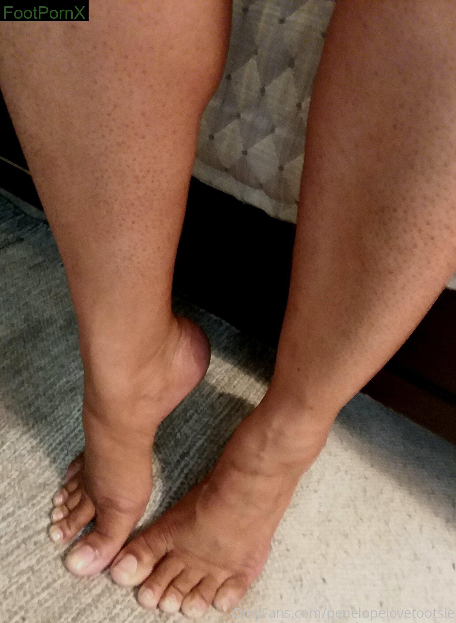 penelopelovetootsiez feet photo 16