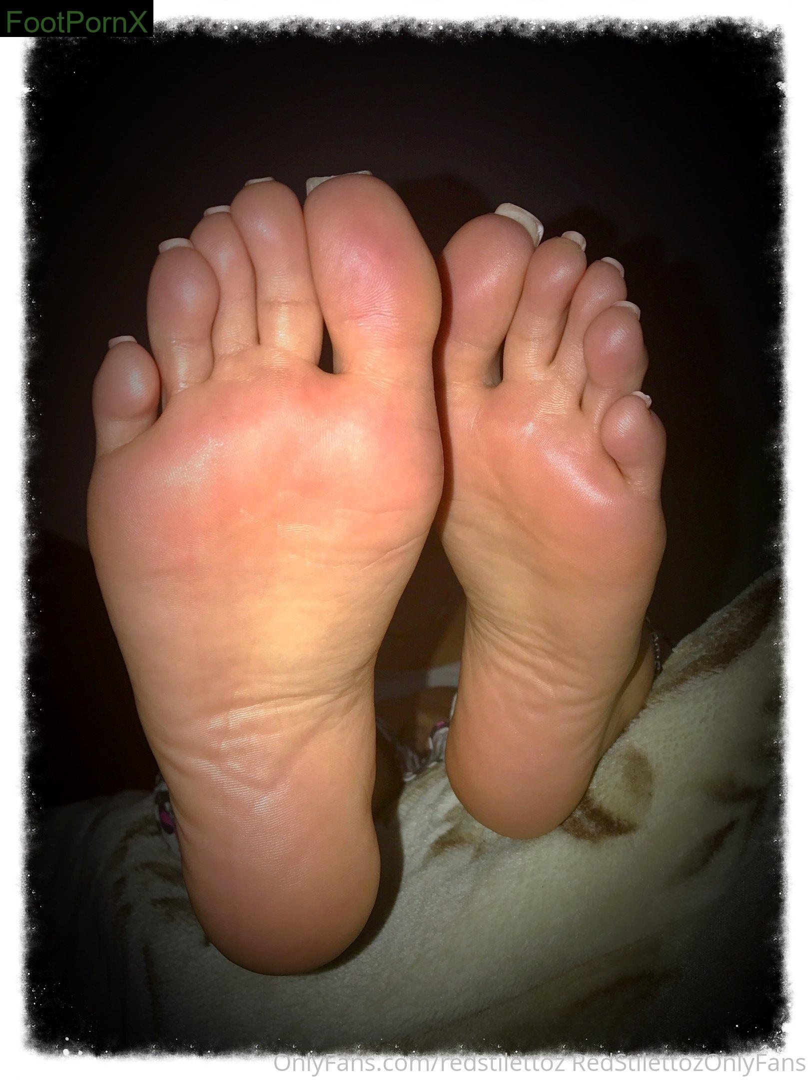 redstilettoz feet photo 9