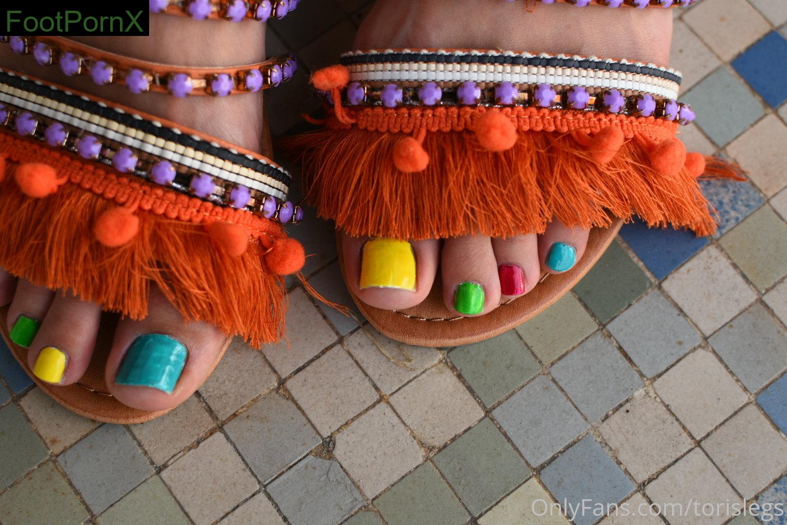 torislegs feet photo 19