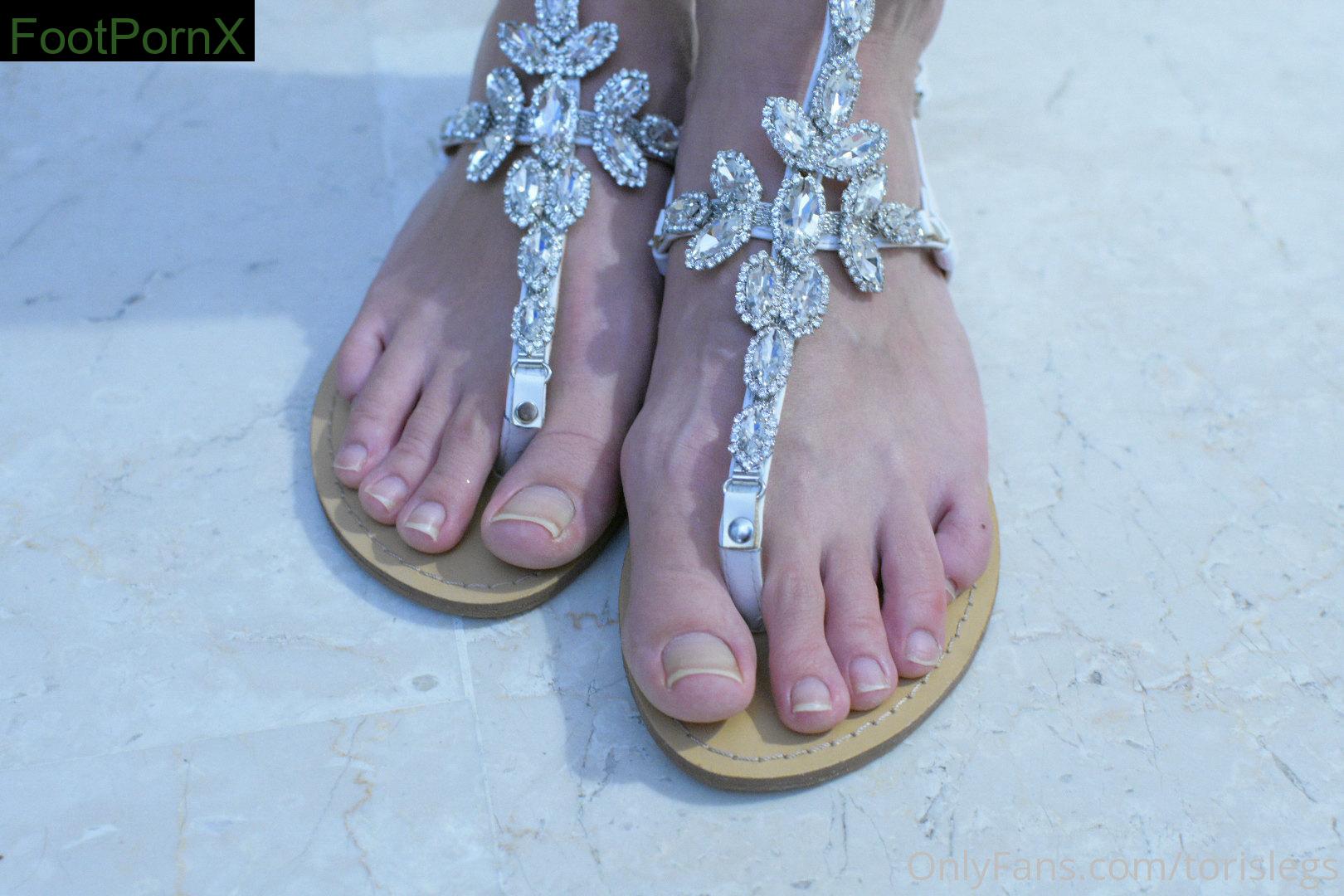 torislegs feet photo 20