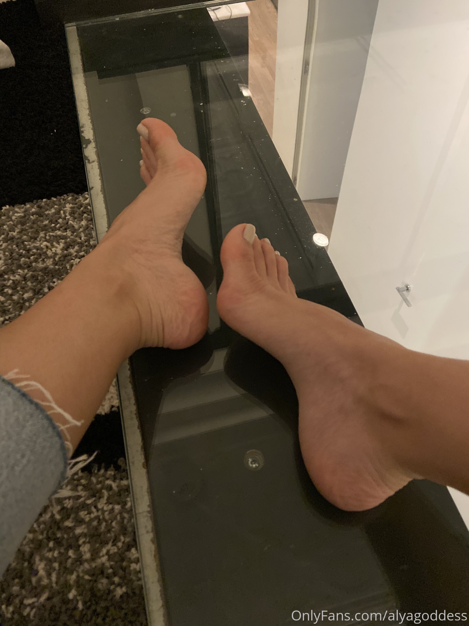 alyagoddess feet photo 20