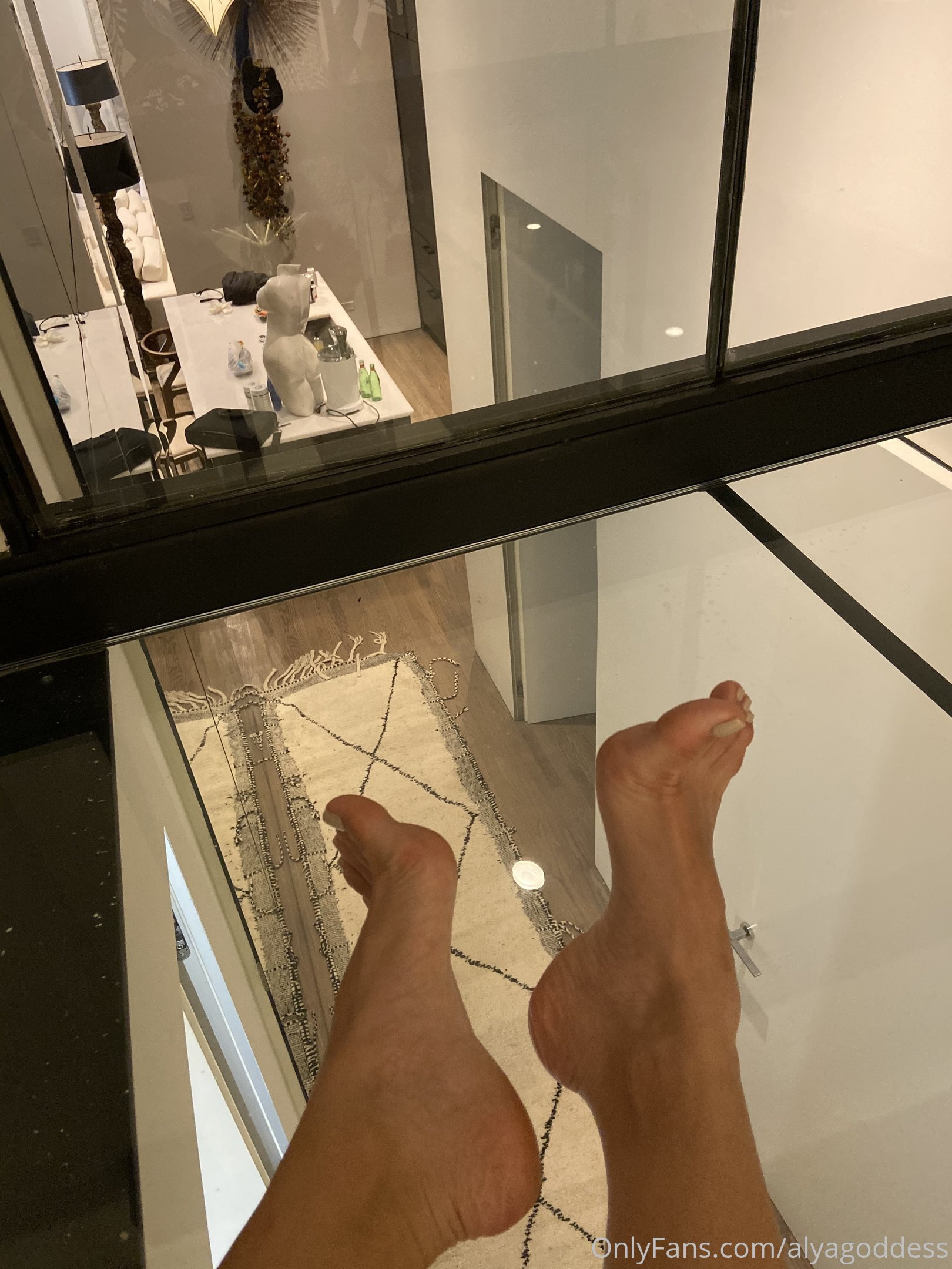 alyagoddess feet photo 23