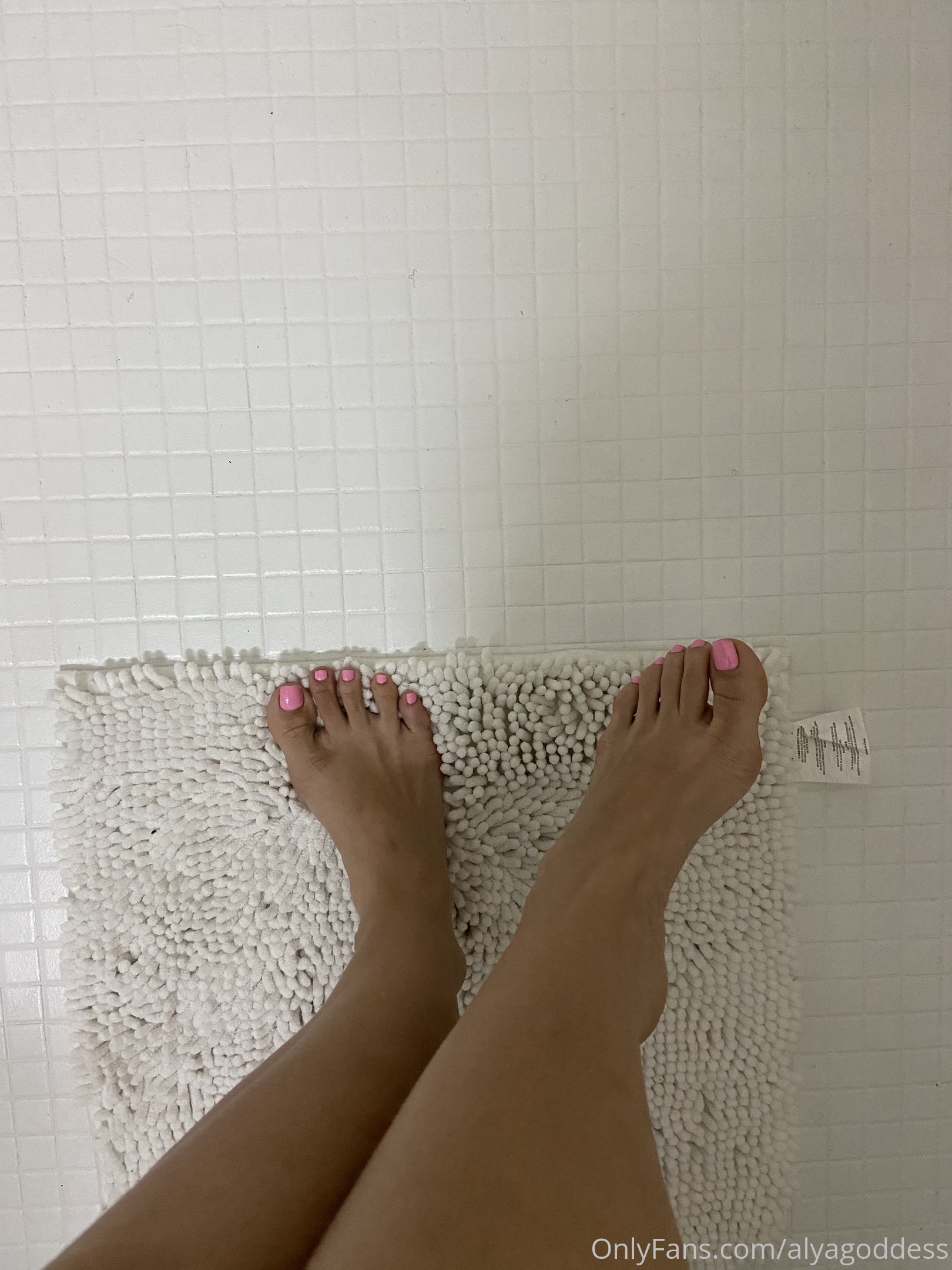 alyagoddess feet photo 19