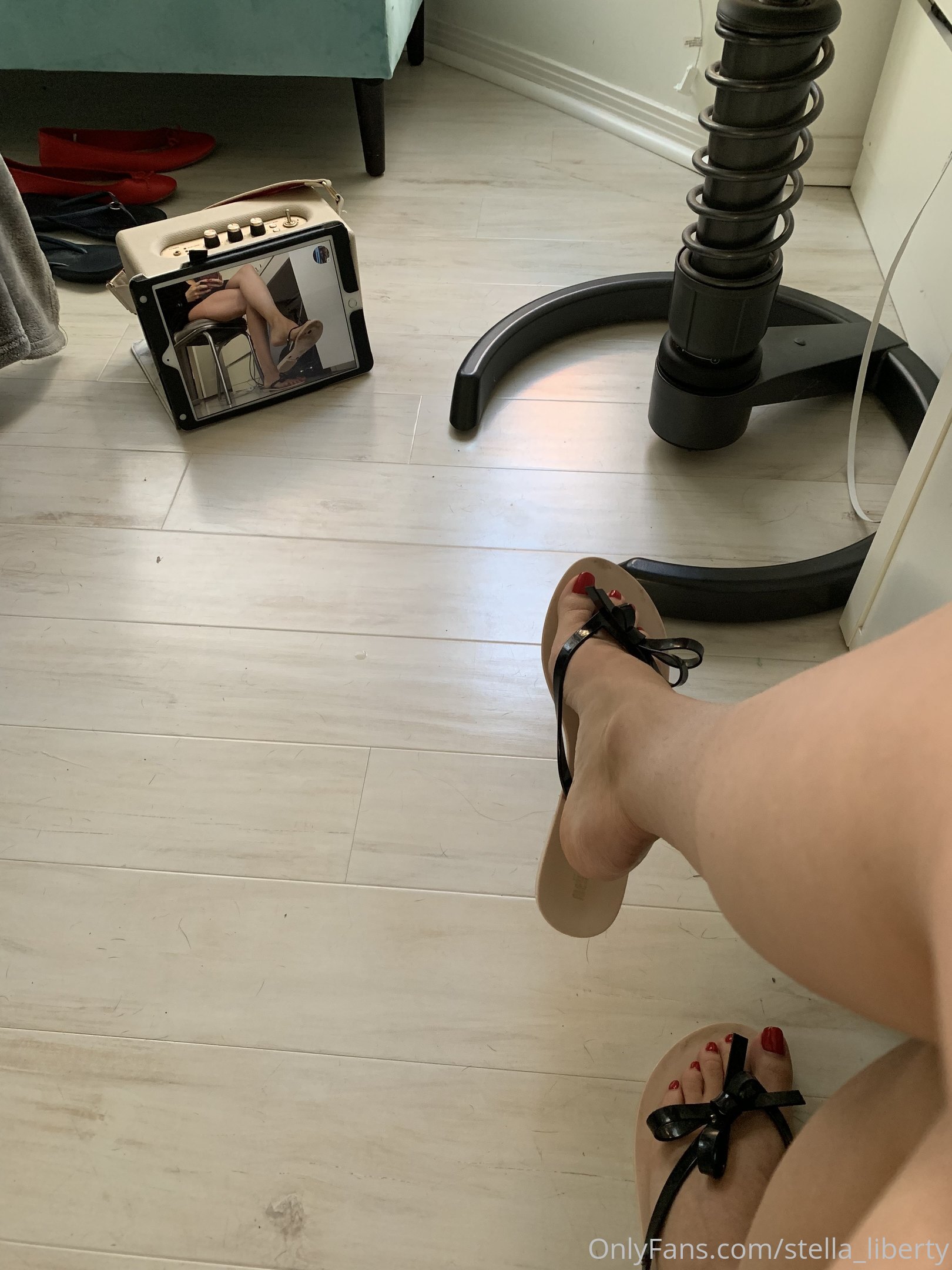 stella_liberty feet photo 17