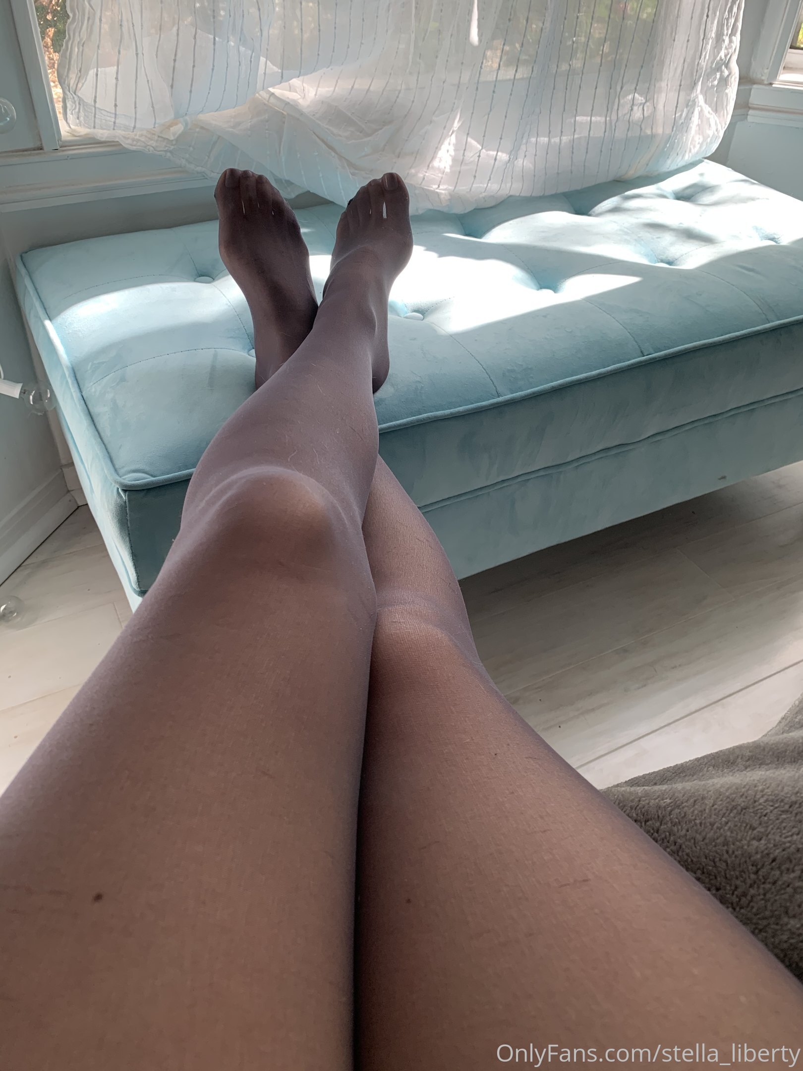 stella_liberty feet photo 7