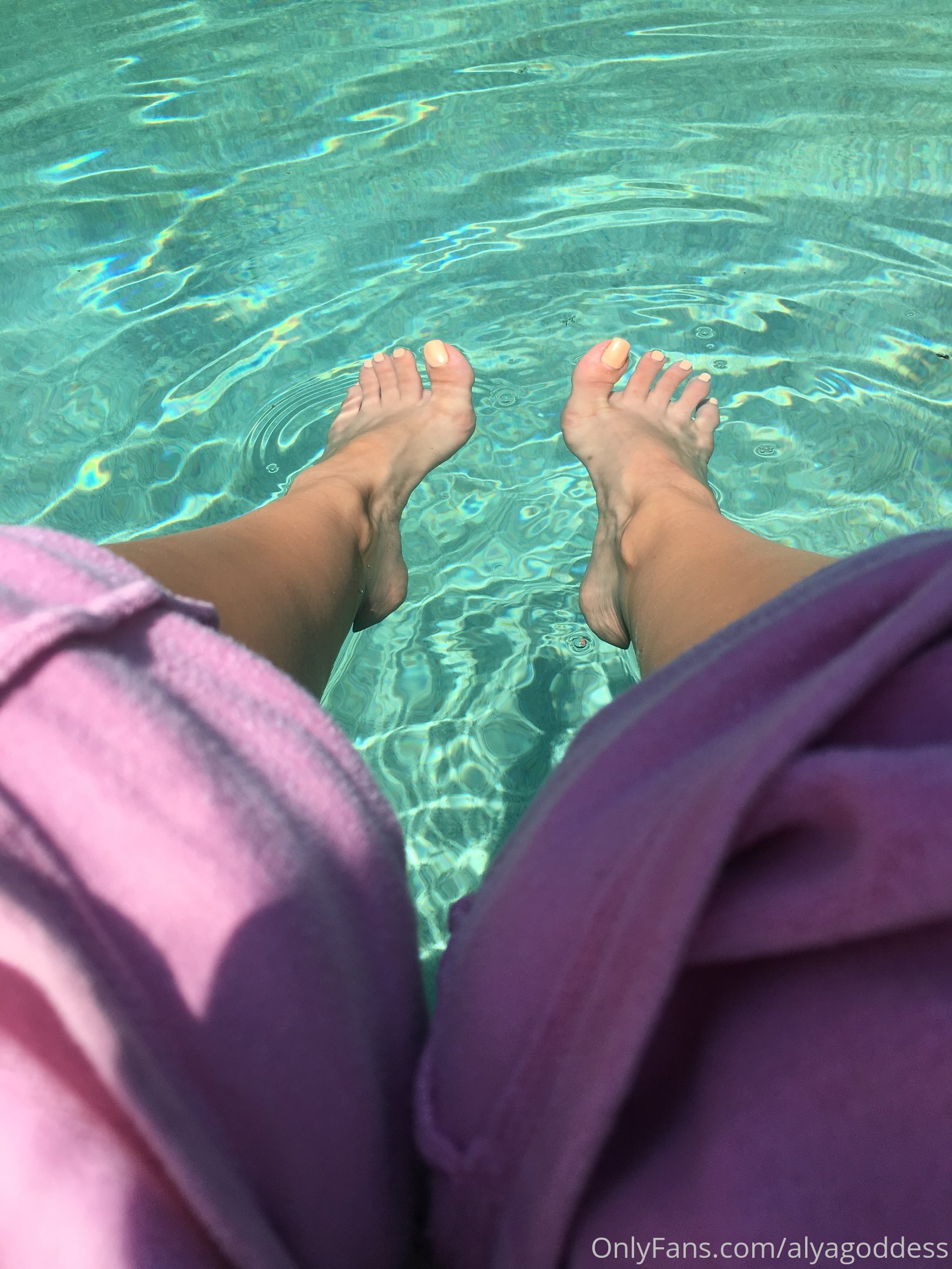 alyagoddess feet photo 24