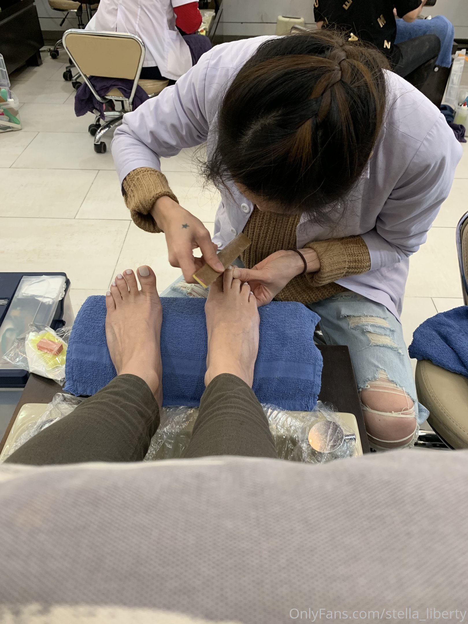stella_liberty feet photo 2