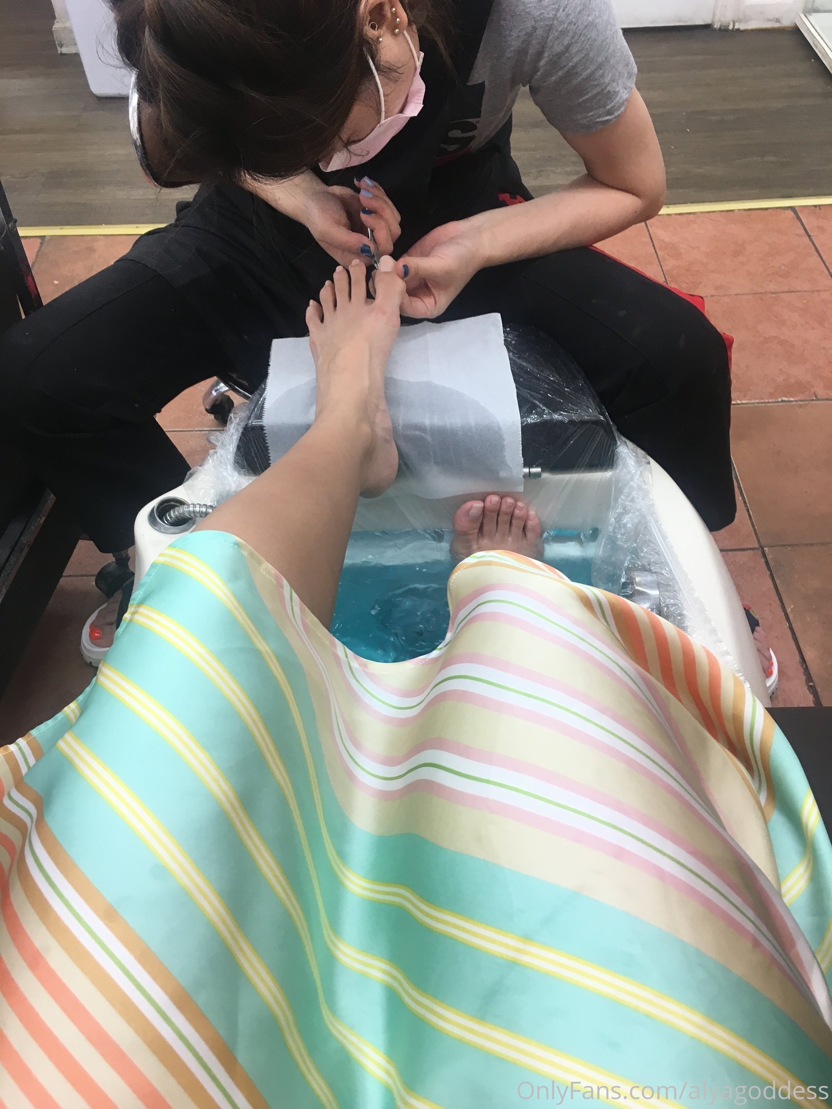 alyagoddess feet photo 3