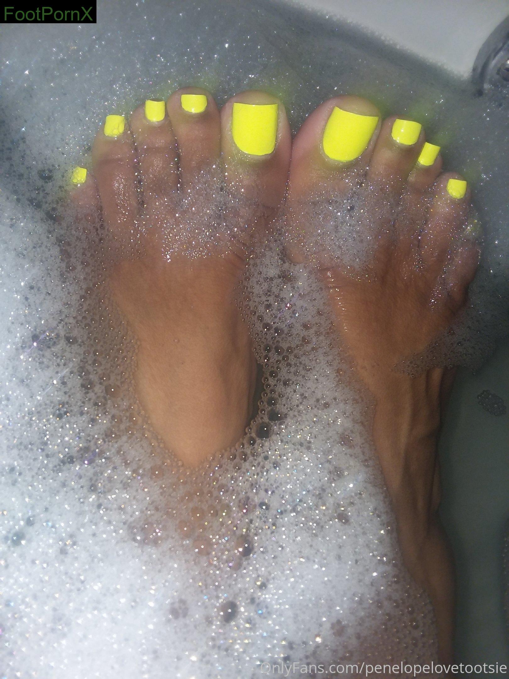 penelopelovetootsiez feet photo 5