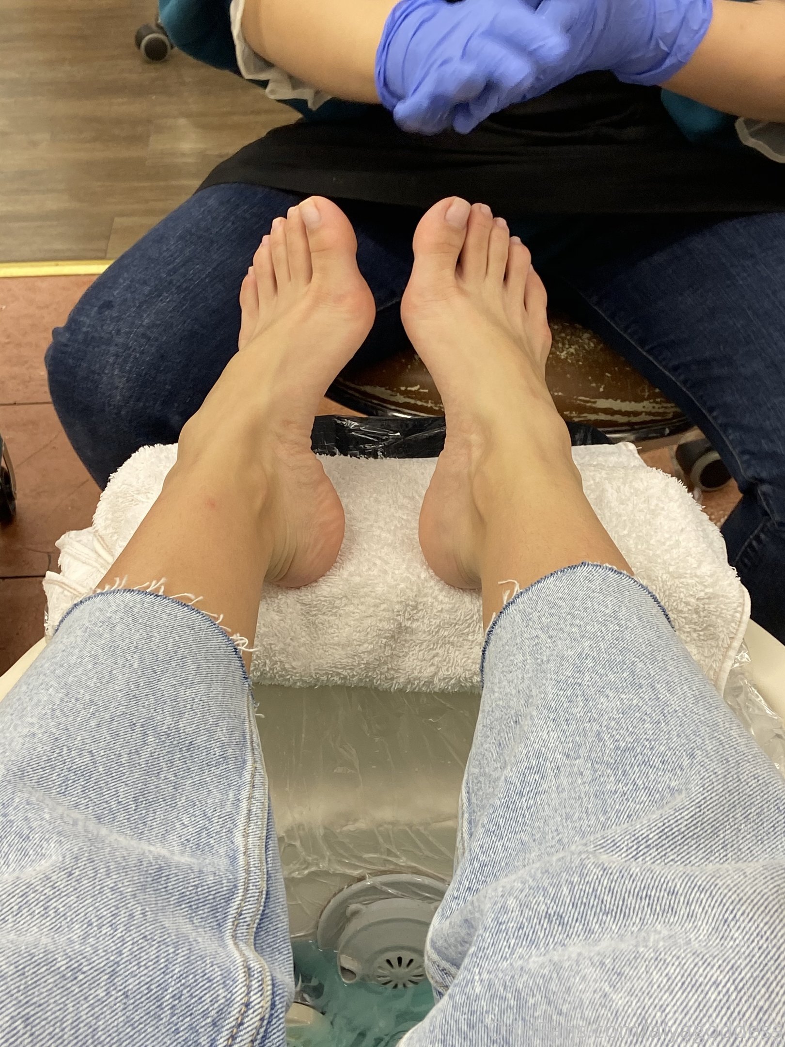 alyagoddess feet photo 2